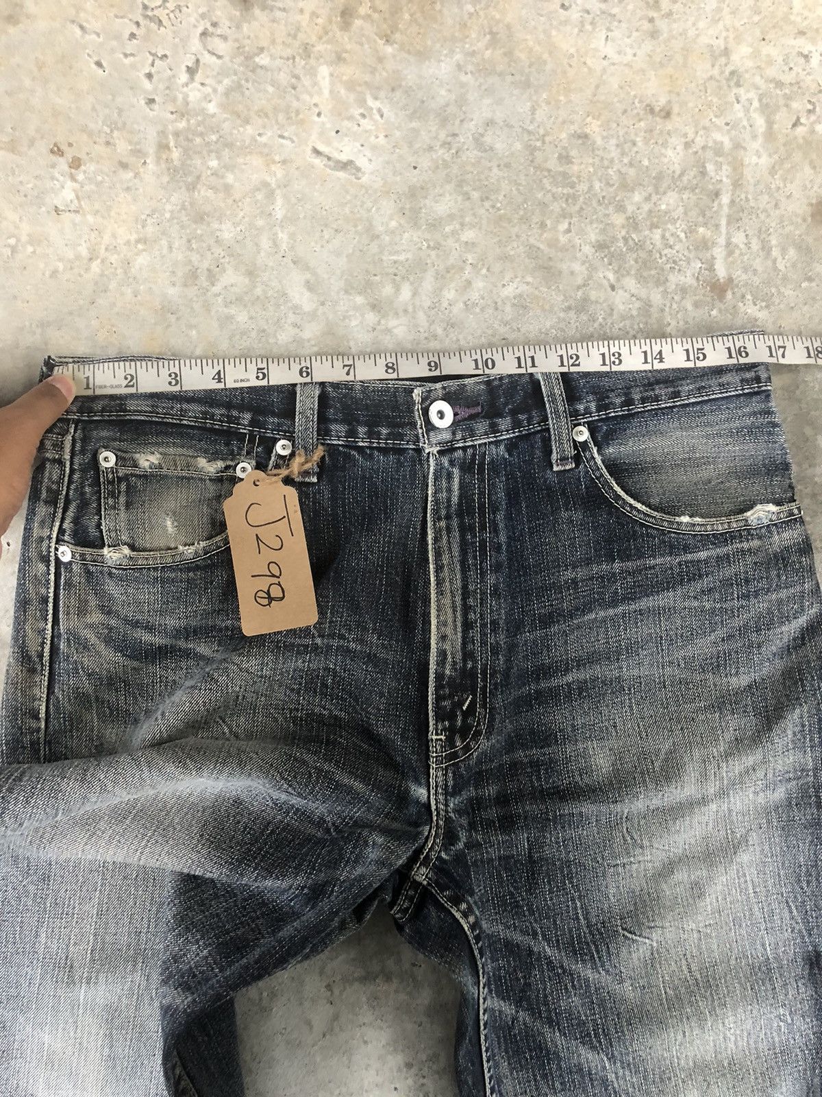 Levi's Y2k Distressed Jeans Levi’s 90’s Size US 33 - 16 Thumbnail