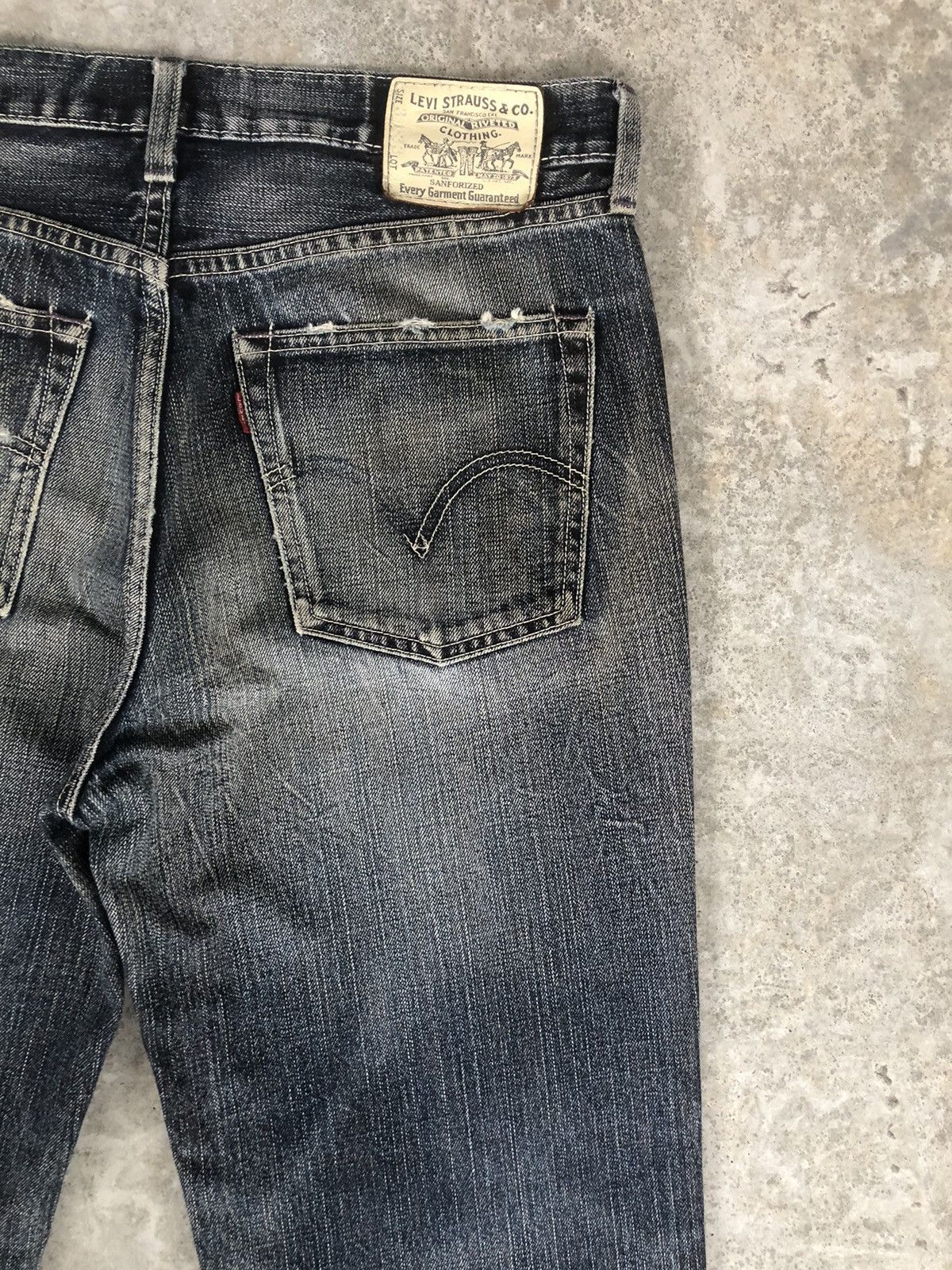 Levi's Y2k Distressed Jeans Levi’s 90’s Size US 33 - 10 Thumbnail