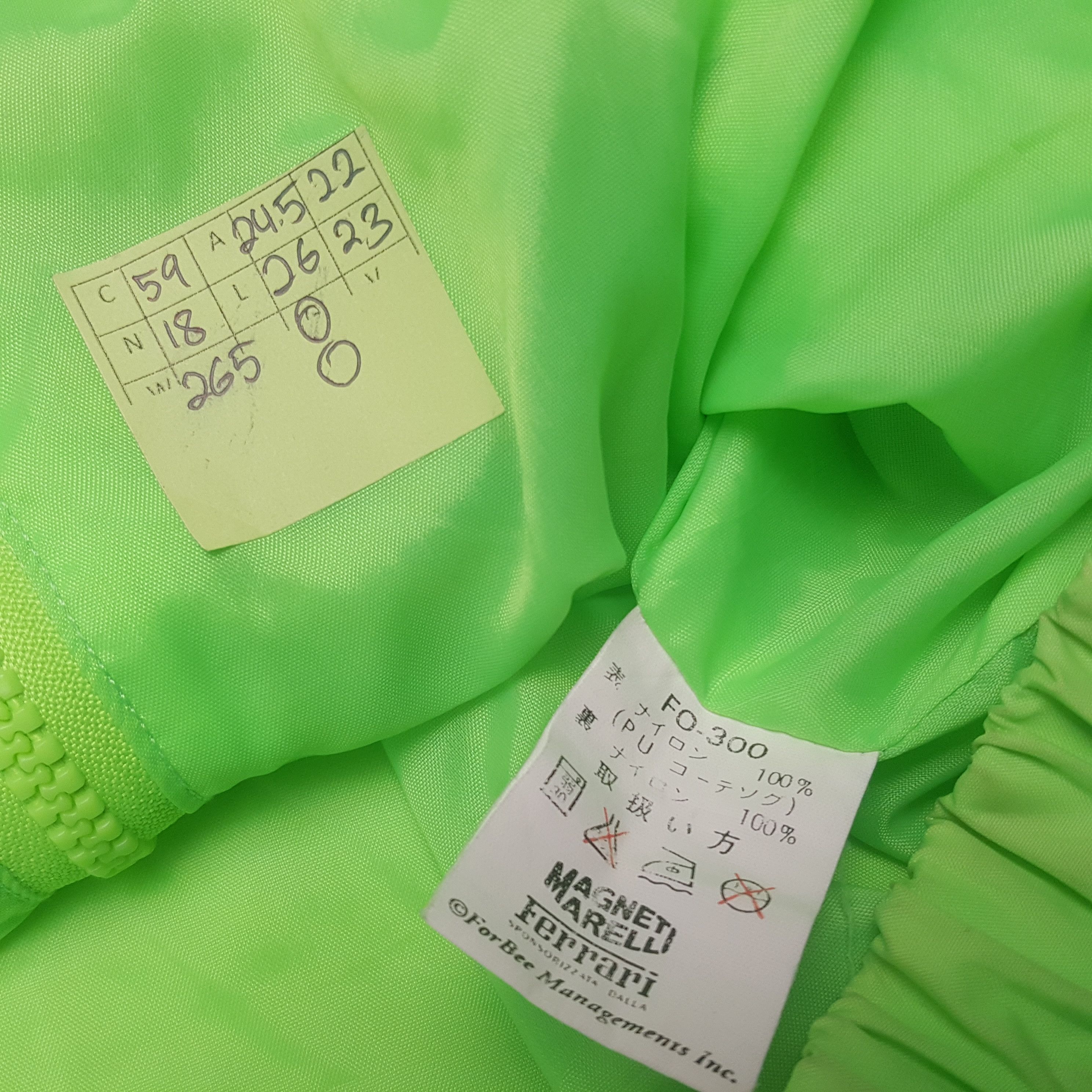 Vintage Vintage Ferrari x Magneti Marella Windbreaker Jacket Size US L / EU 52-54 / 3 - 6 Thumbnail
