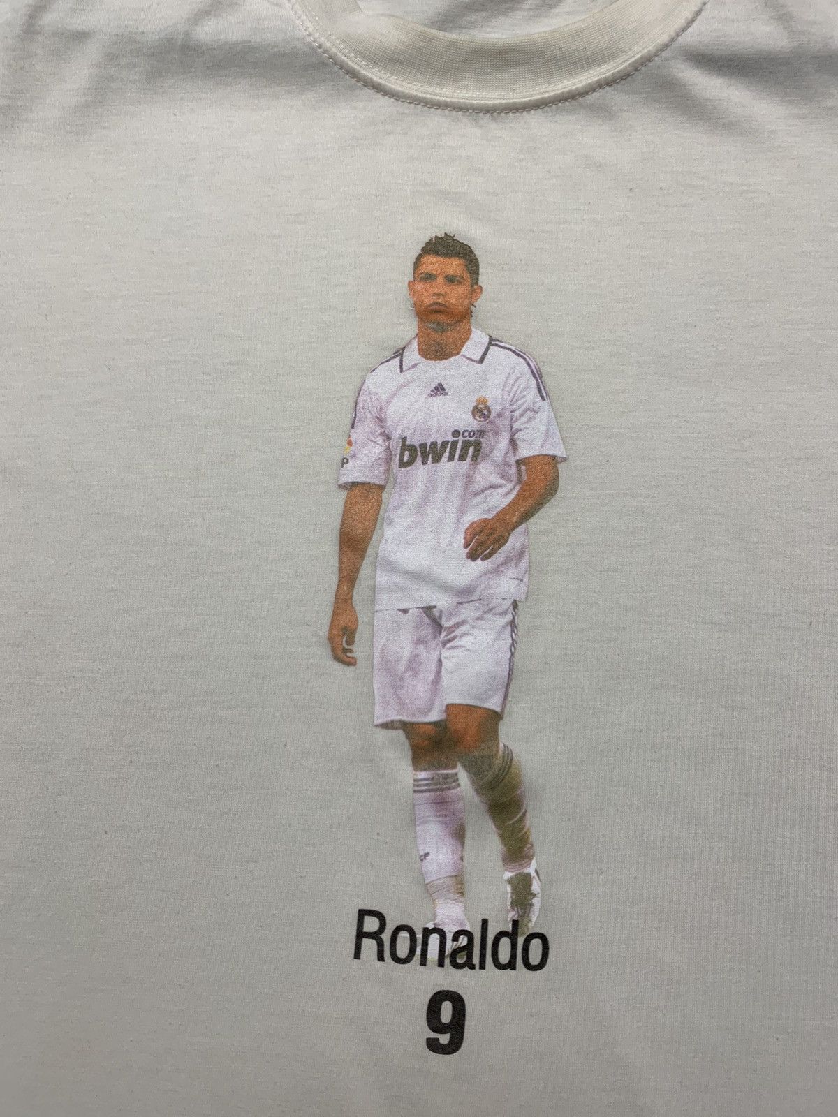 Vintage Vintage soccer jersey Ronaldo 9 Real Madrid size M Size US M / EU 48-50 / 2 - 2 Thumbnail