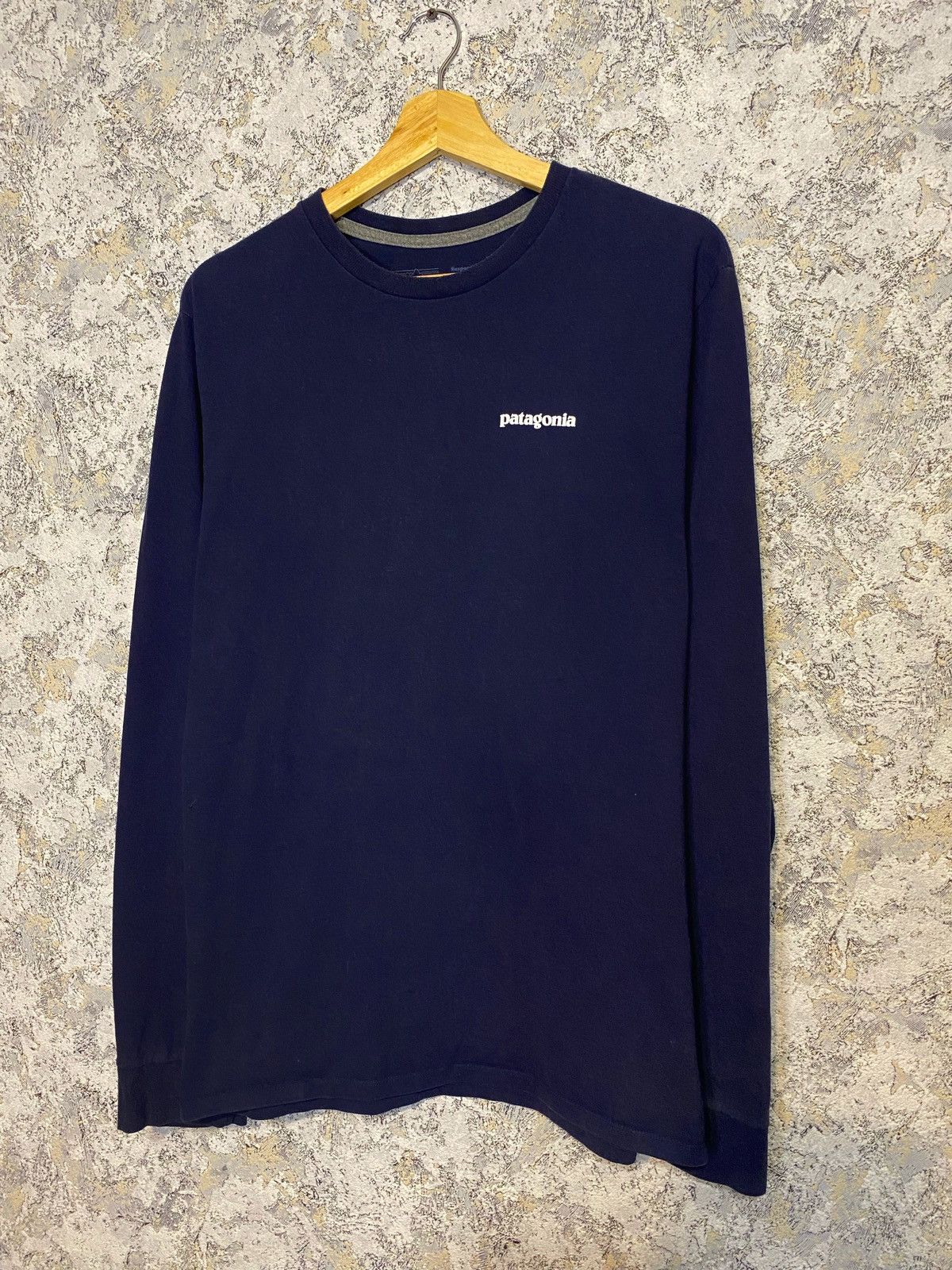 Patagonia Men’s Patagonia Long Sleeve Shirt Big Logo Size S Pullover Size US S / EU 44-46 / 1 - 2 Thumbnail