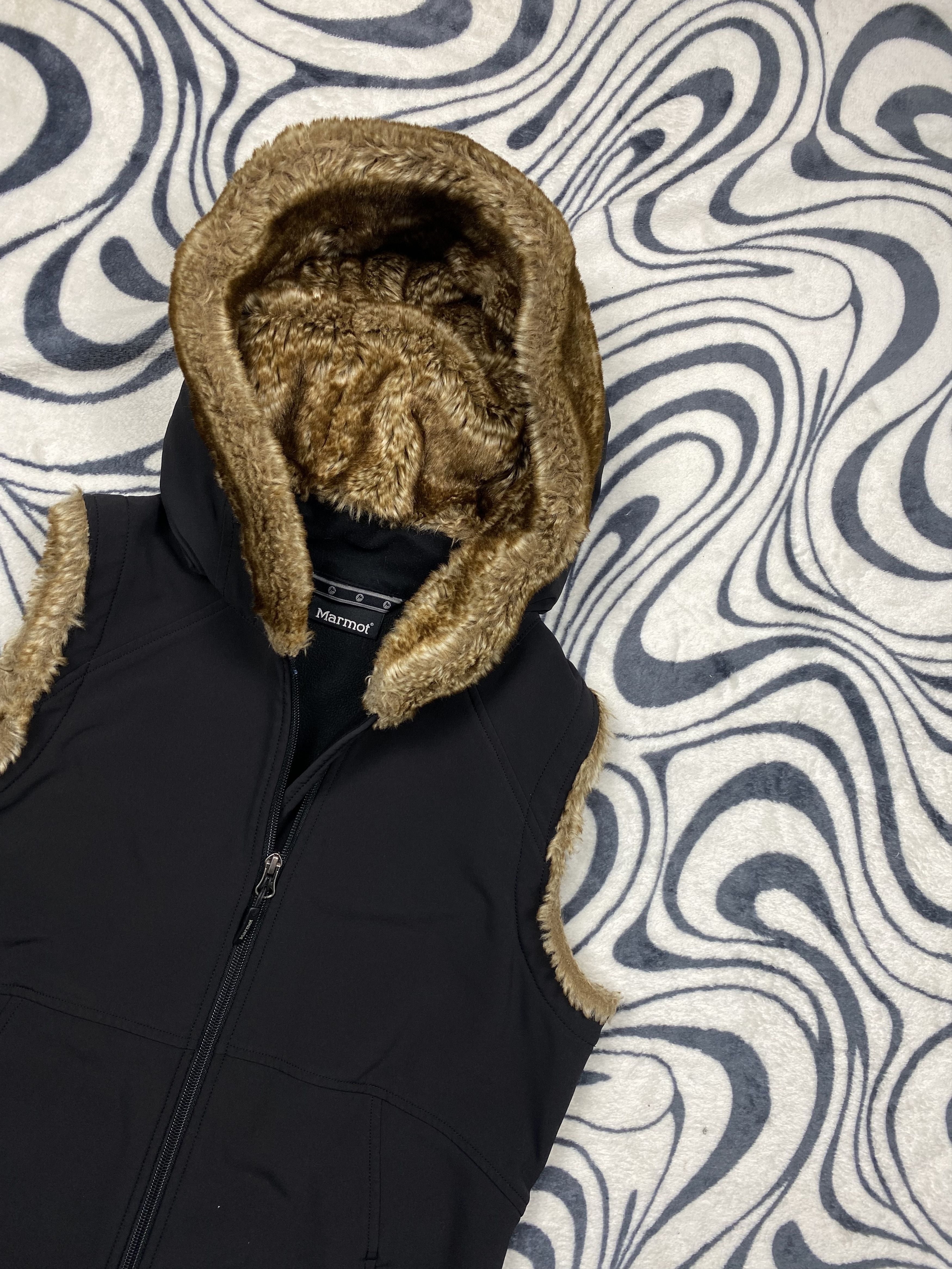 Marmot Marmot Womens Softshell Faux Fur Waterproof Vest Size M / US 6-8 / IT 42-44 - 2 Thumbnail