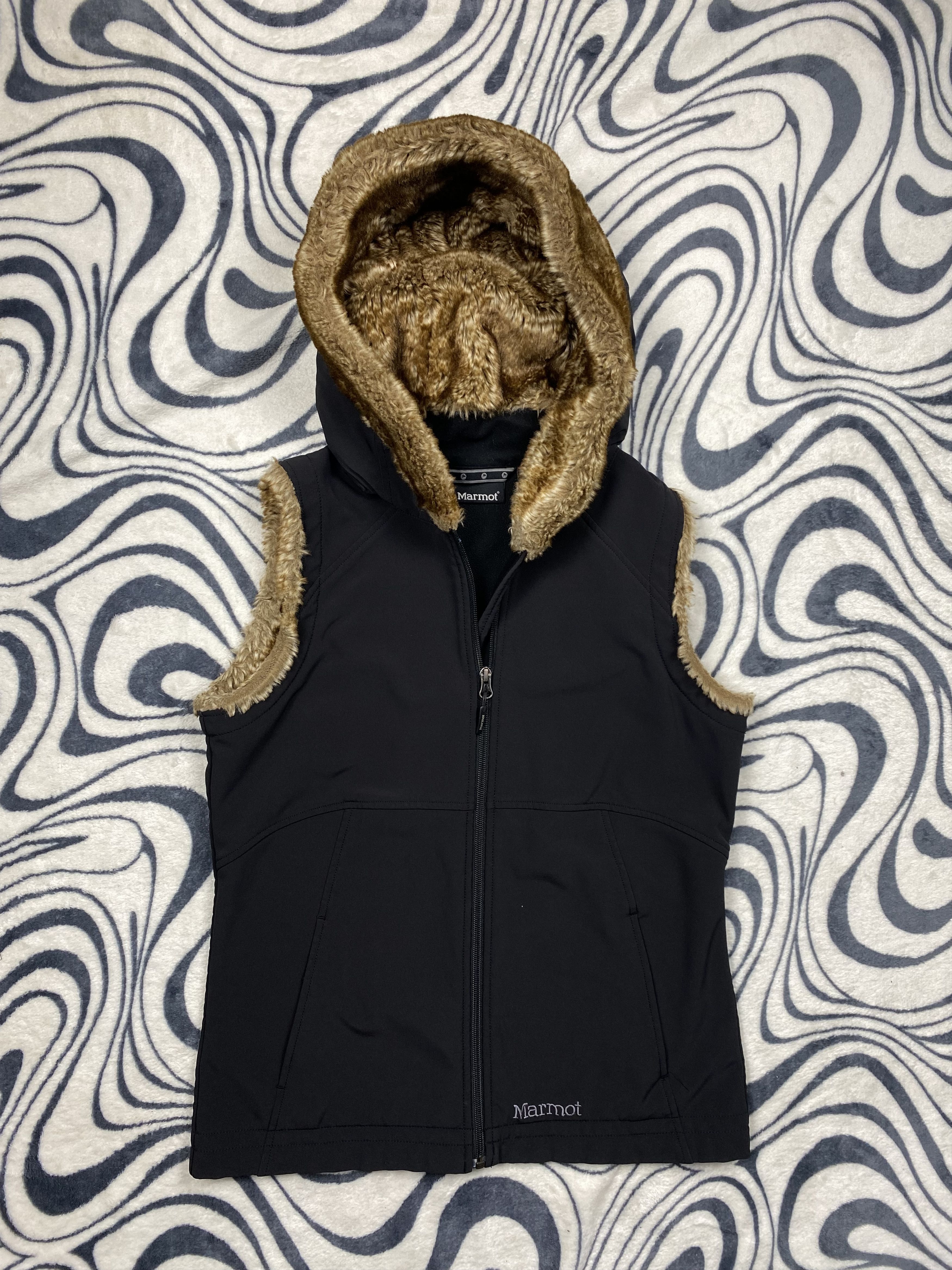 Marmot Marmot Womens Softshell Faux Fur Waterproof Vest Size M / US 6-8 / IT 42-44 - 1 Thumbnail