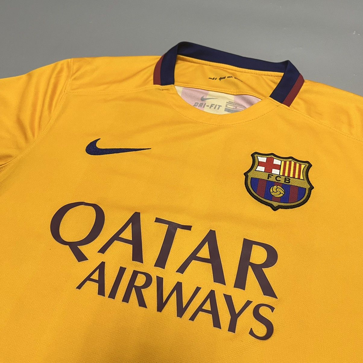 Nike Vintage Nike F.C Barcelona T-shirt tee RARE 🔥 Size US S / EU 44-46 / 1 - 8 Thumbnail