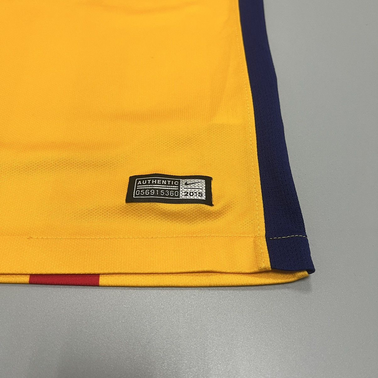 Nike Vintage Nike F.C Barcelona T-shirt tee RARE 🔥 Size US S / EU 44-46 / 1 - 7 Thumbnail