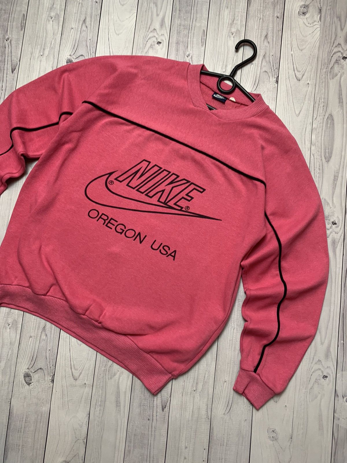 Vintage Vintage Nike Oregon sweatshirt pink rare size M Size US M / EU 48-50 / 2 - 2 Thumbnail