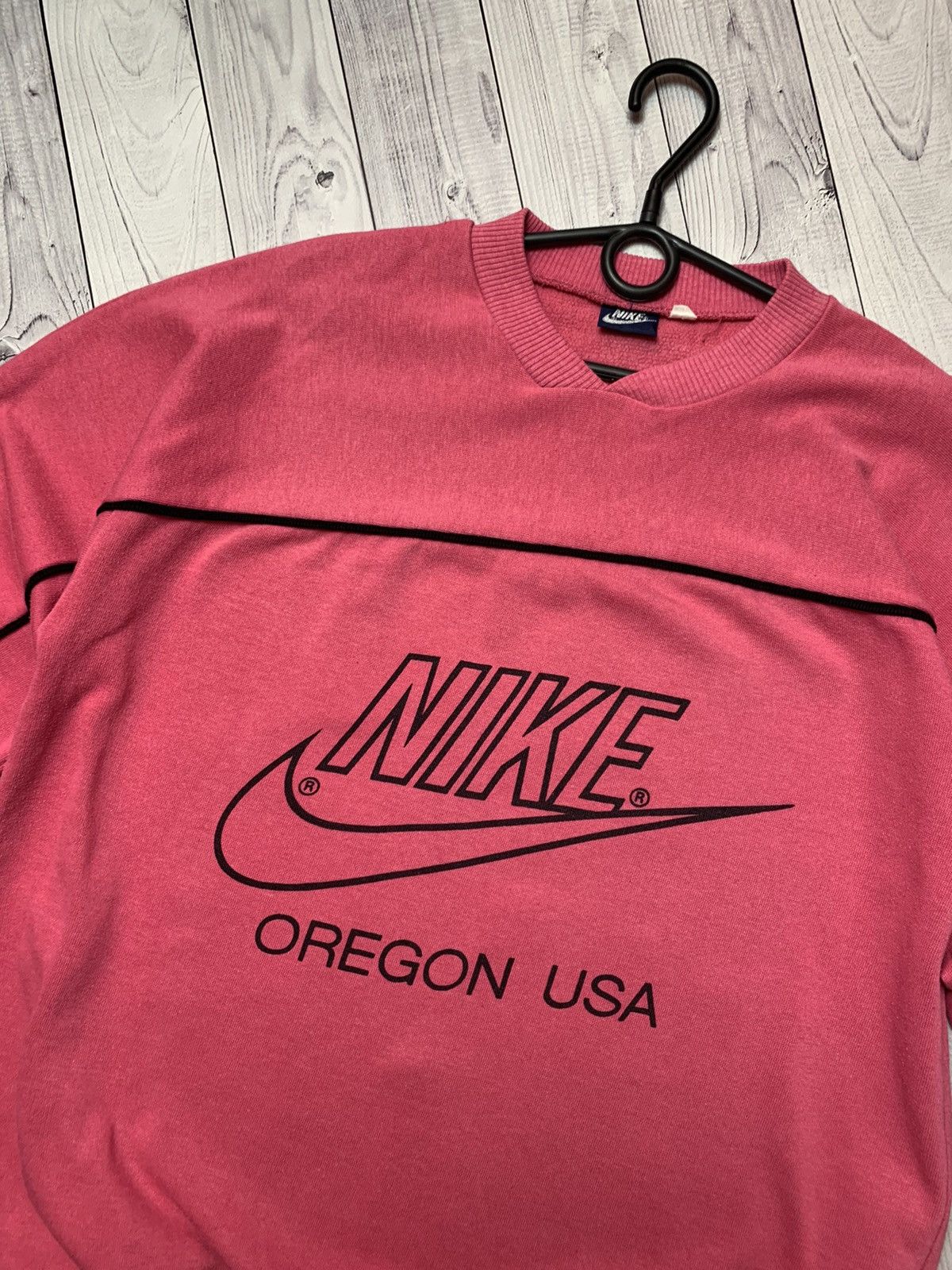 Vintage Vintage Nike Oregon sweatshirt pink rare size M Size US M / EU 48-50 / 2 - 3 Thumbnail