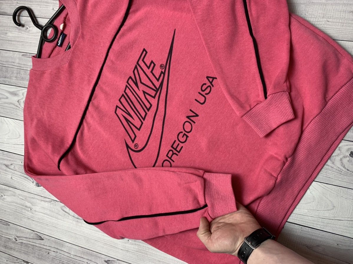 Vintage Vintage Nike Oregon sweatshirt pink rare size M Size US M / EU 48-50 / 2 - 5 Thumbnail