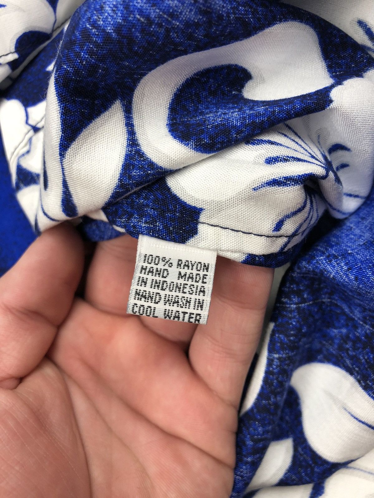 Vintage Karmakula Vintage Men’s Hawaiian Shirts Size L Blue Size US L / EU 52-54 / 3 - 5 Thumbnail