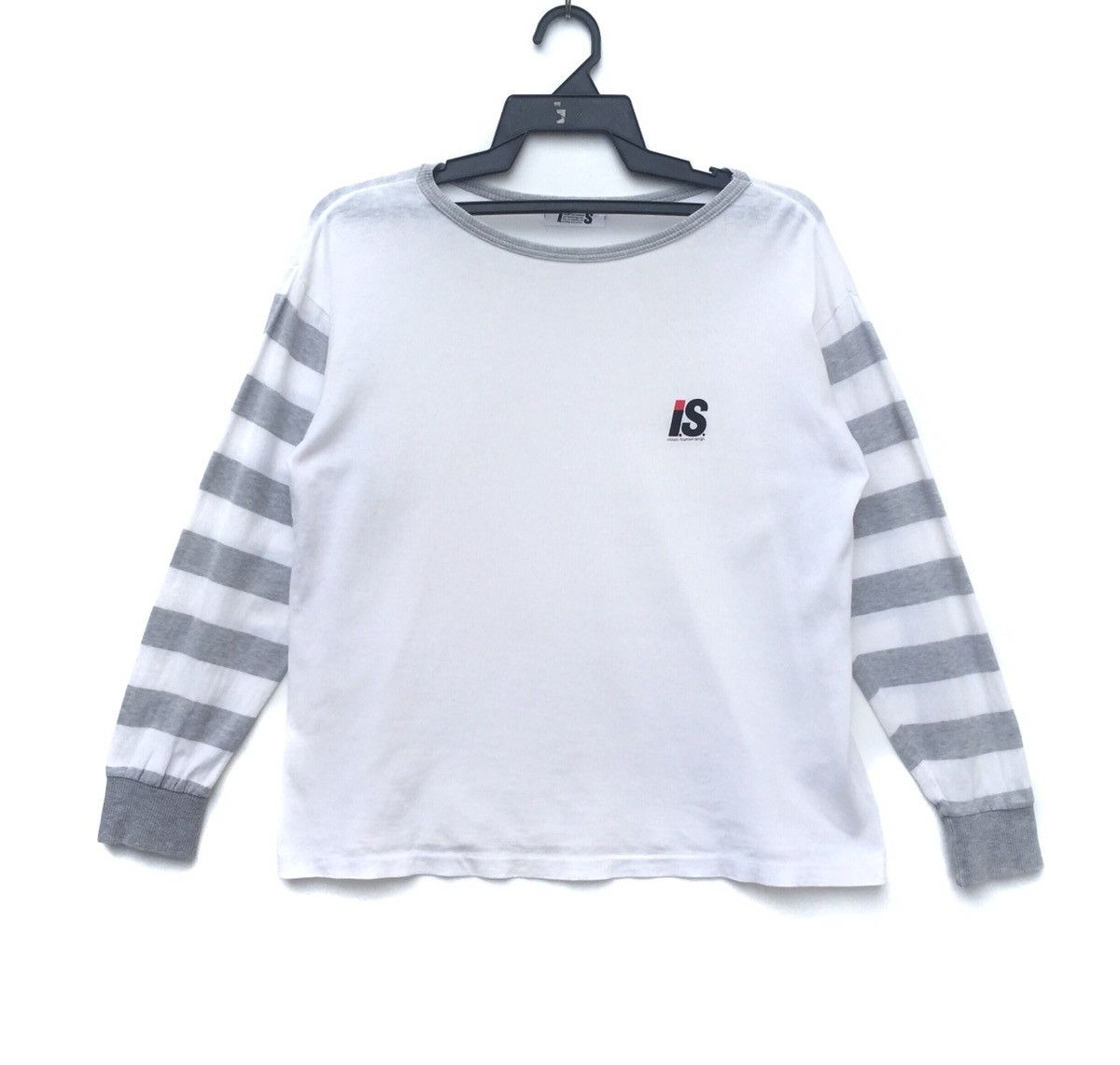 Issey Miyake Vintage 90s ISSEY MIYAKE Stripes Spell Out Big Logo T-shirt Size US XS / EU 42 / 0 - 1 Thumbnail