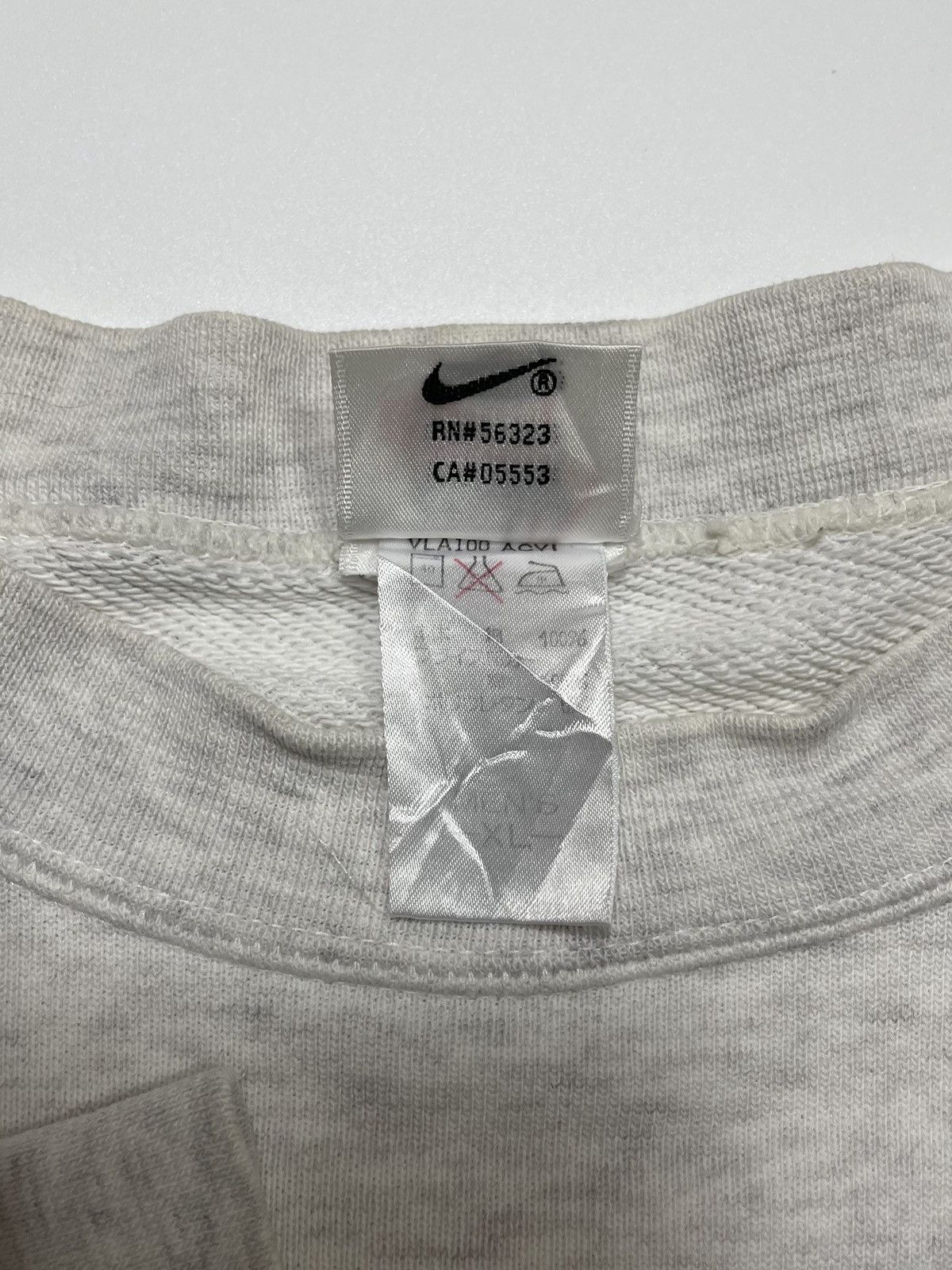Nike × Vintage Vintage Nike Swoosh Small Embroidery Logo Sweatshirt uzi t Size US L / EU 52-54 / 3 - 6 Thumbnail