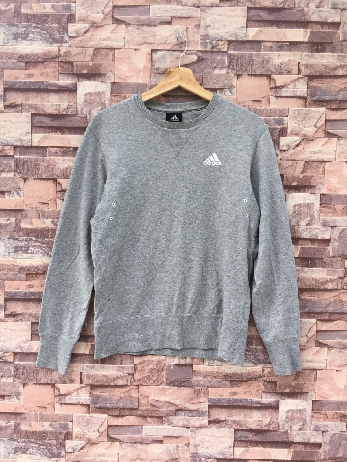 Adidas Adidas embroidered logo pullover sweatshirt Size US XS / EU 42 / 0 - 1 Thumbnail