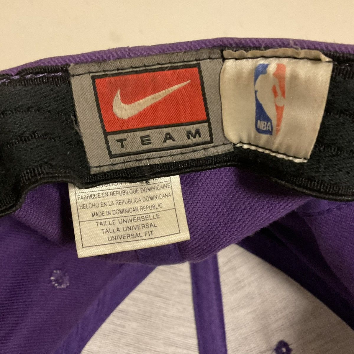 NBA Vintage Nike Los Angeles Lakers Gold Embroidered Purple Hat Size ONE SIZE - 9 Thumbnail
