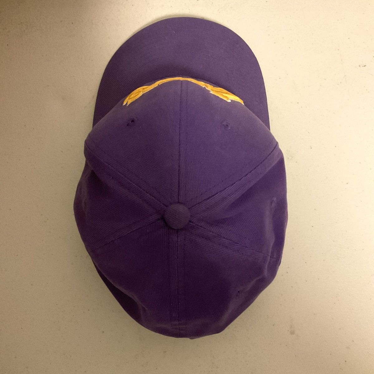 NBA Vintage Nike Los Angeles Lakers Gold Embroidered Purple Hat Size ONE SIZE - 5 Thumbnail