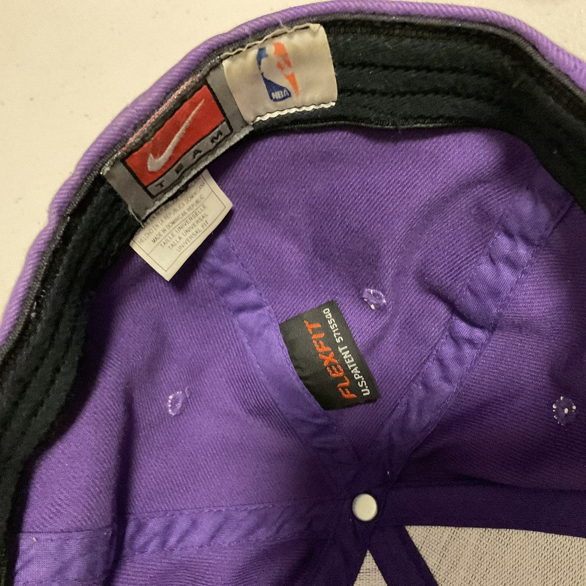 NBA Vintage Nike Los Angeles Lakers Gold Embroidered Purple Hat Size ONE SIZE - 8 Thumbnail