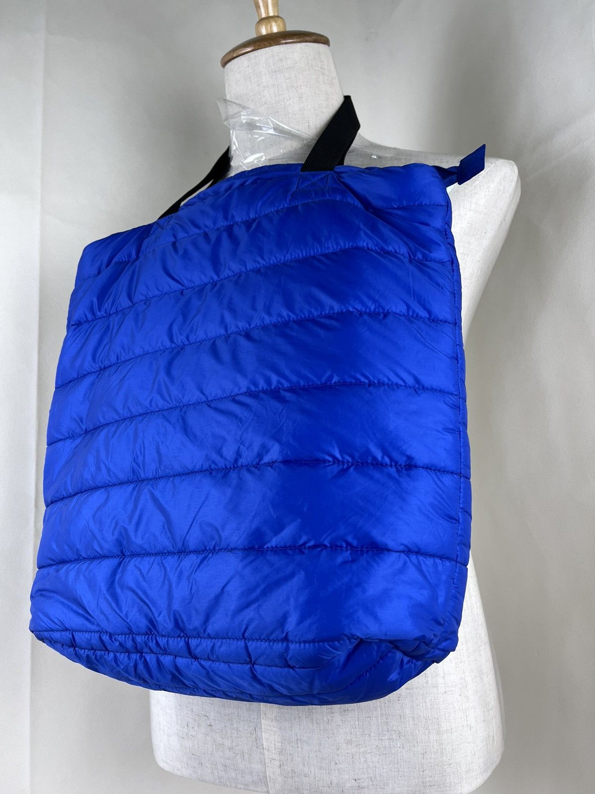 Uniqlo Japanese Brand Puffer Style Kanye West Tote / Shoulder Bag Size ONE SIZE - 2 Thumbnail