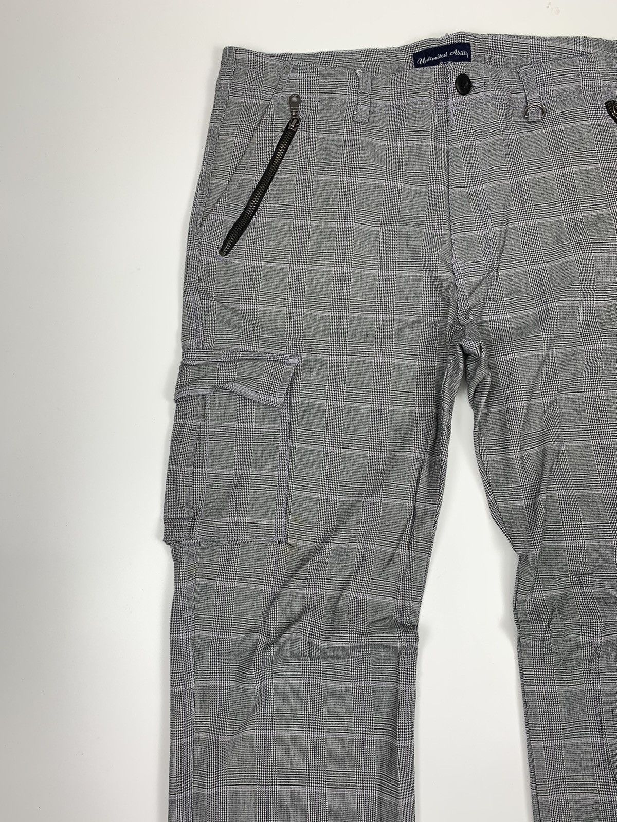 Designer × Japanese Brand Unlimited Ability Grey Checkerboard Cargo Trouser Size US 34 / EU 50 - 2 Thumbnail