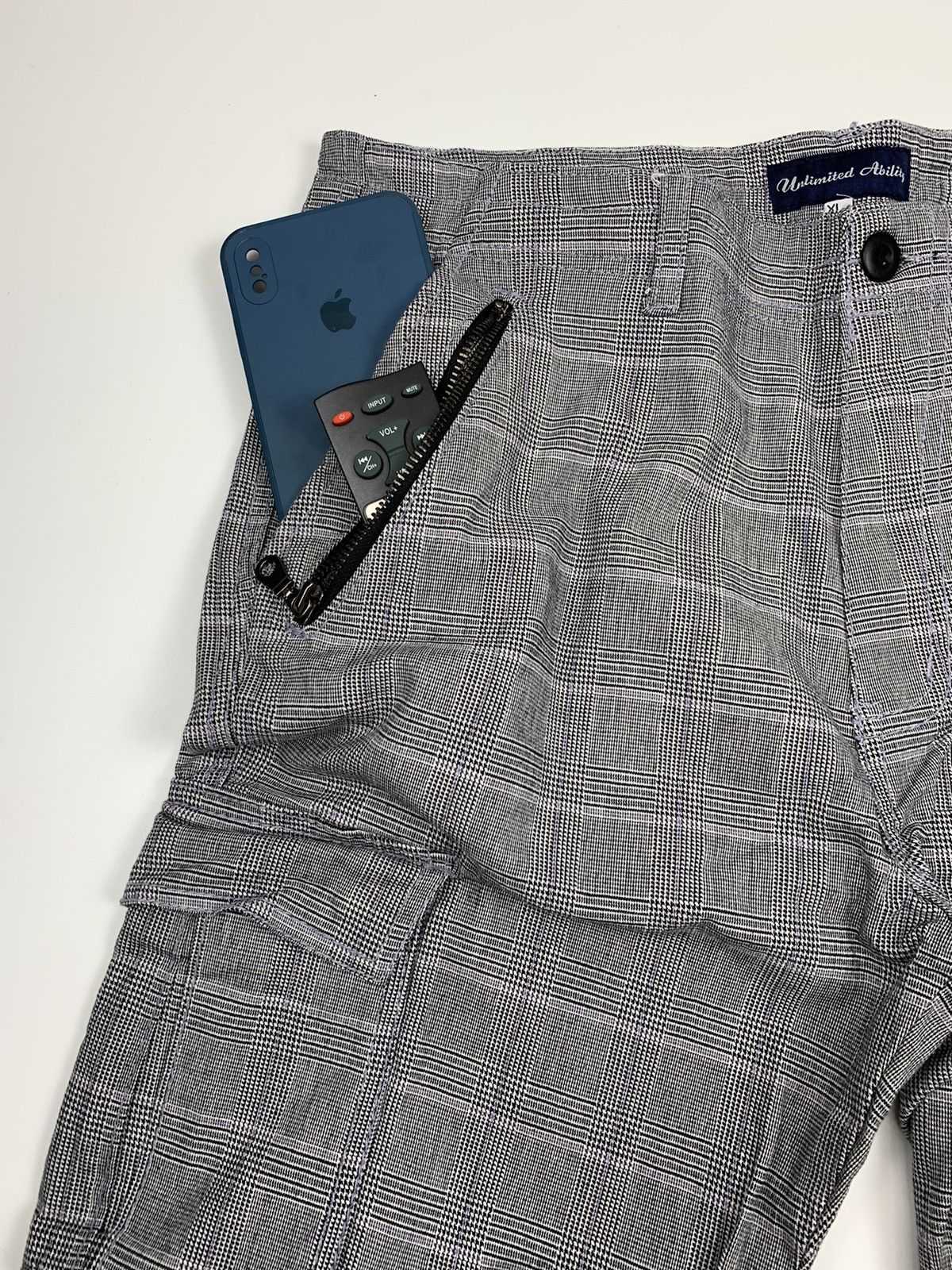 Designer × Japanese Brand Unlimited Ability Grey Checkerboard Cargo Trouser Size US 34 / EU 50 - 5 Thumbnail