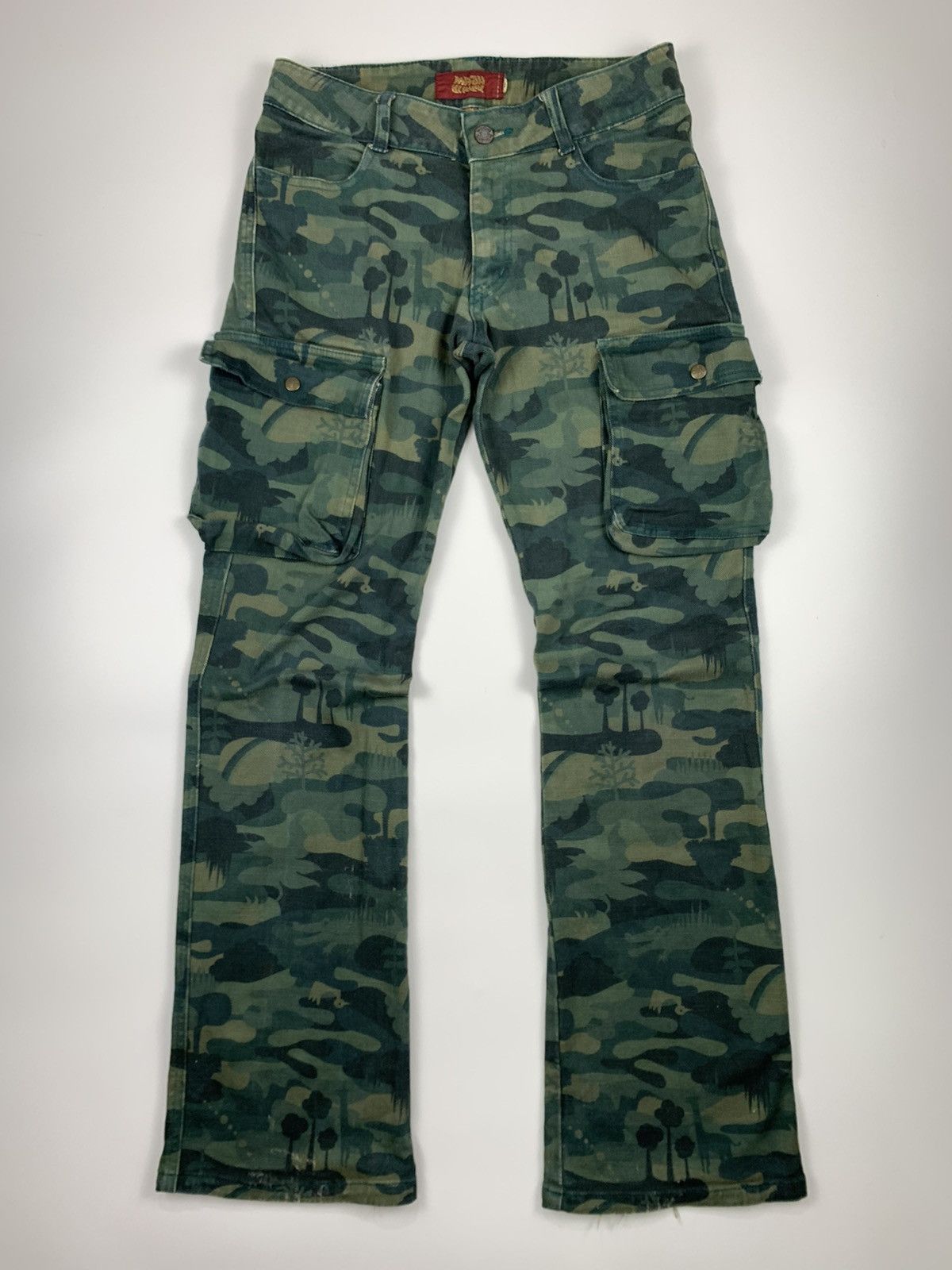 image of Mashup Homme Mash Mania Floral Camo Print Cargo Trousers in Green Camo, Men's (Size 28)