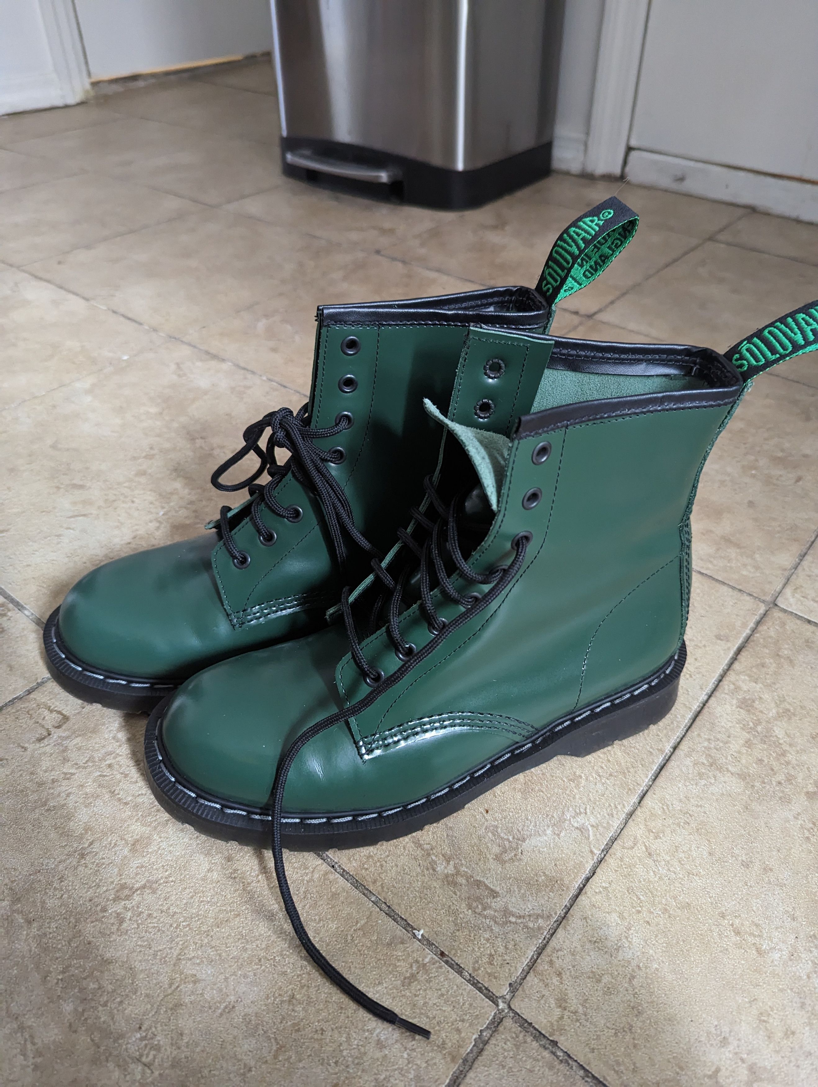 Solovair Green Hi-Shine 8 Eye Derby Boot Size US 7.5 / EU 40-41 - 3 Thumbnail