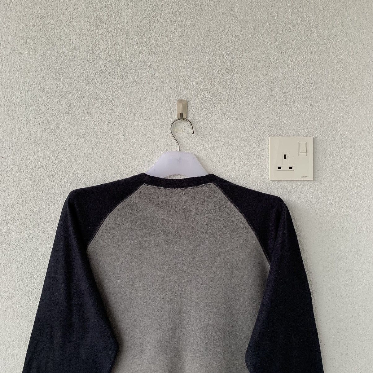 Japanese Brand × Uniqlo UNIQLO fleece long sleeve t shirt.. japanese brand Size US S / EU 44-46 / 1 - 6 Thumbnail