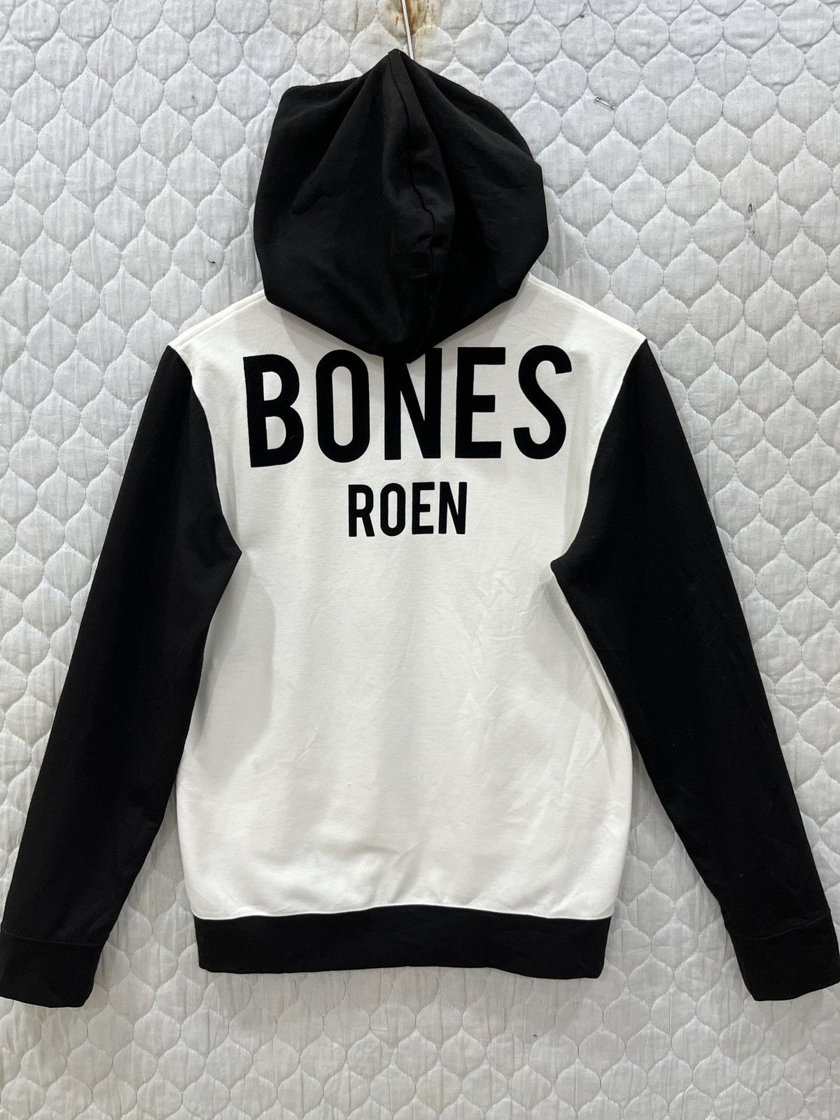 Roen (Ccc). ROEN SKULLS JAPAN HYPEBEAST HOODIE SWEATER Size US S / EU 44-46 / 1 - 2 Thumbnail