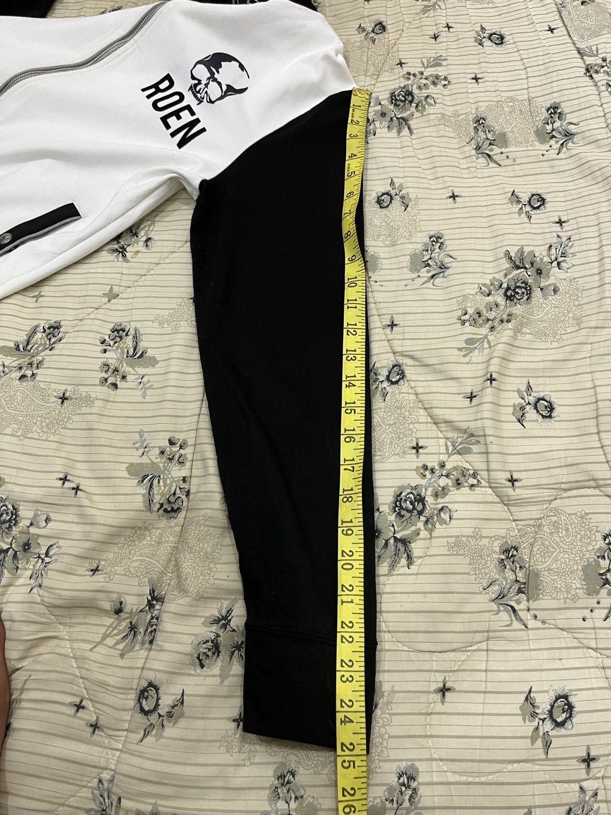 Roen (Ccc). ROEN SKULLS JAPAN HYPEBEAST HOODIE SWEATER Size US S / EU 44-46 / 1 - 22 Thumbnail