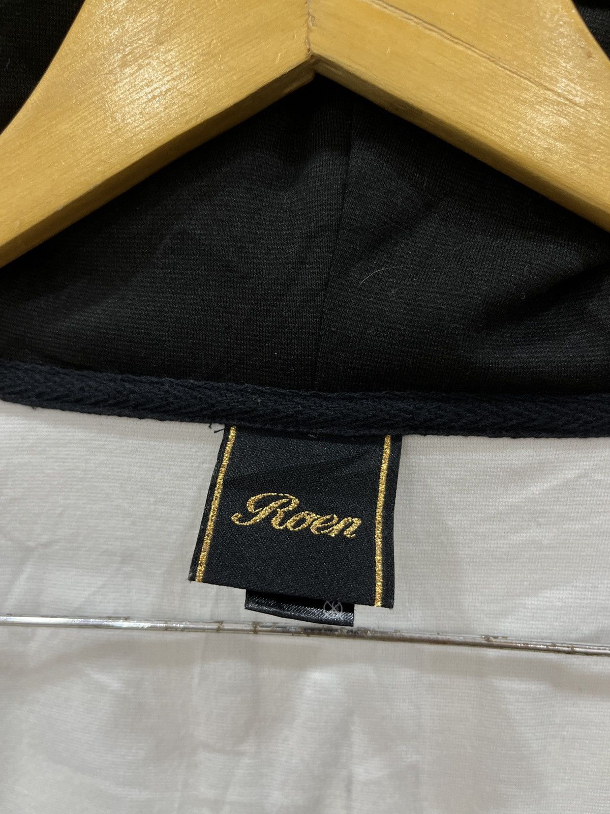 Roen (Ccc). ROEN SKULLS JAPAN HYPEBEAST HOODIE SWEATER Size US S / EU 44-46 / 1 - 8 Thumbnail