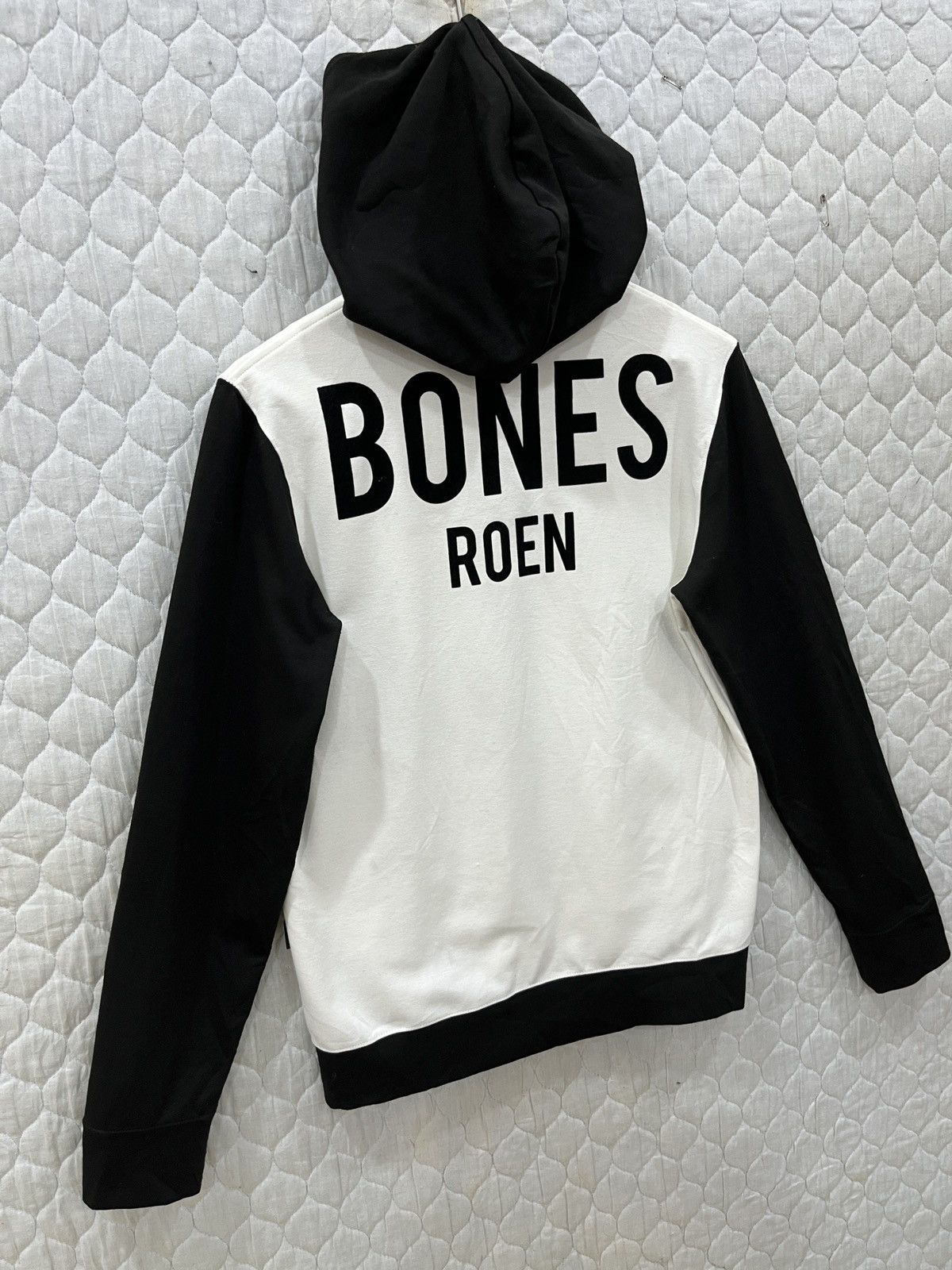 Roen (Ccc). ROEN SKULLS JAPAN HYPEBEAST HOODIE SWEATER Size US S / EU 44-46 / 1 - 6 Thumbnail