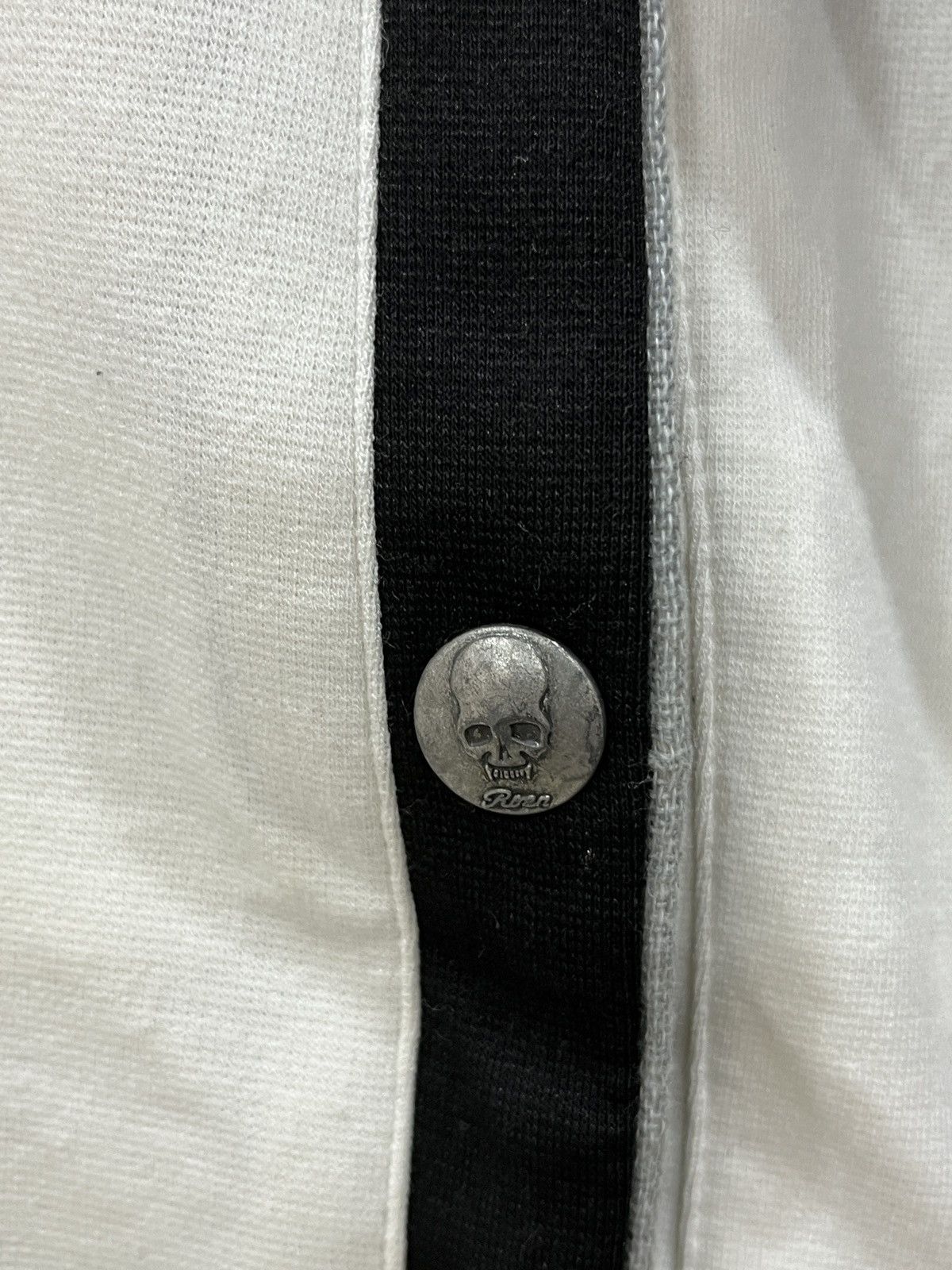 Roen (Ccc). ROEN SKULLS JAPAN HYPEBEAST HOODIE SWEATER Size US S / EU 44-46 / 1 - 15 Thumbnail