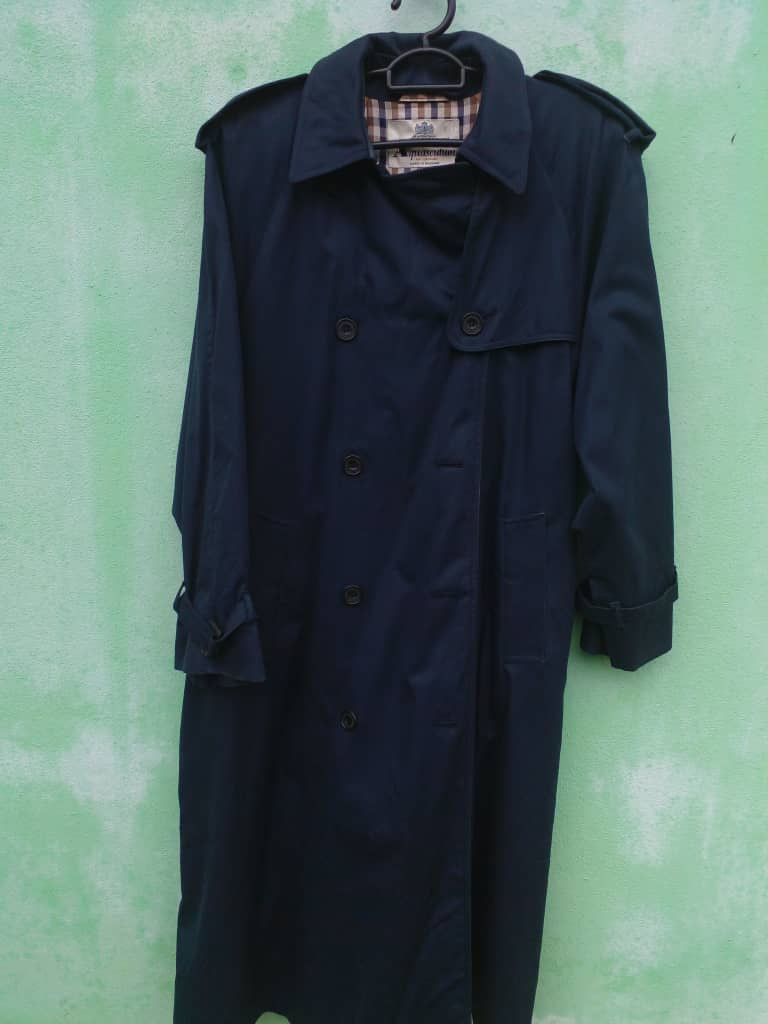 HEAVY COATS AQUASCUTUM. (GJ12)