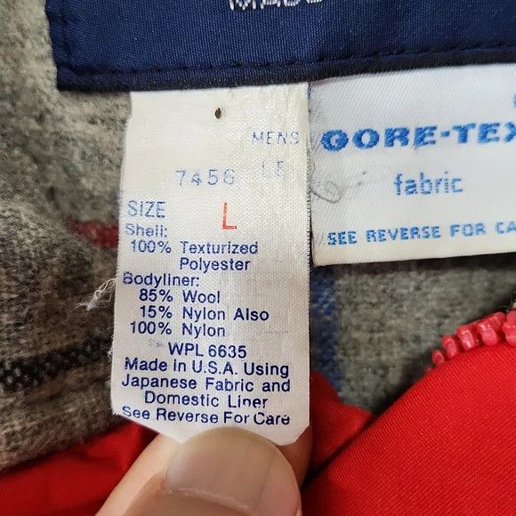 Lands' End Vtg Made in USA Red Goretex Jacket Plaid Wool Lining sz L Size US L / EU 52-54 / 3 - 4 Thumbnail