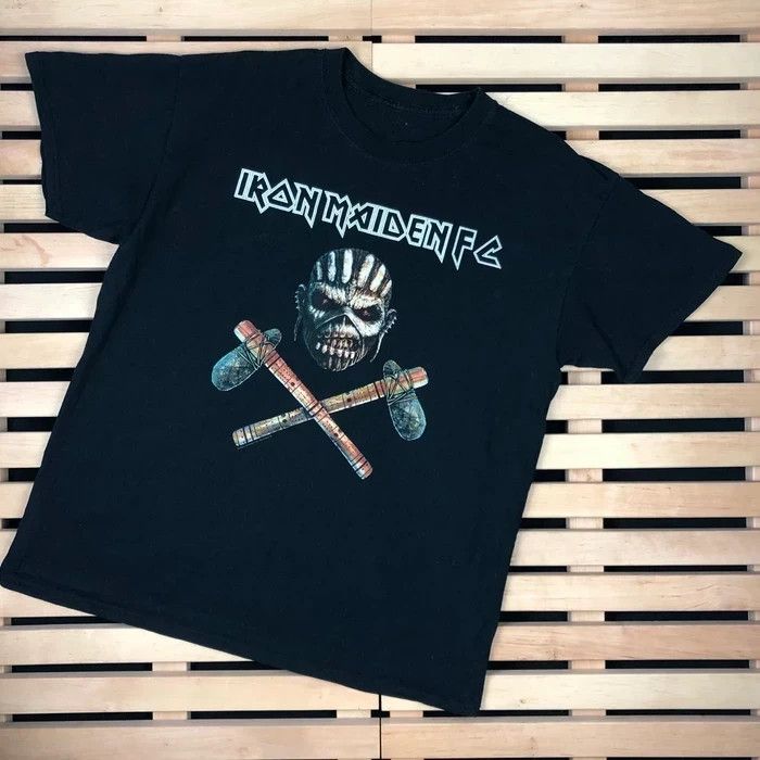 Band Tees × Iron Maiden × Vintage Vintage Mens T Shirt Iron Maiden Big Logo Size L Size US L / EU 52-54 / 3 - 1 Thumbnail