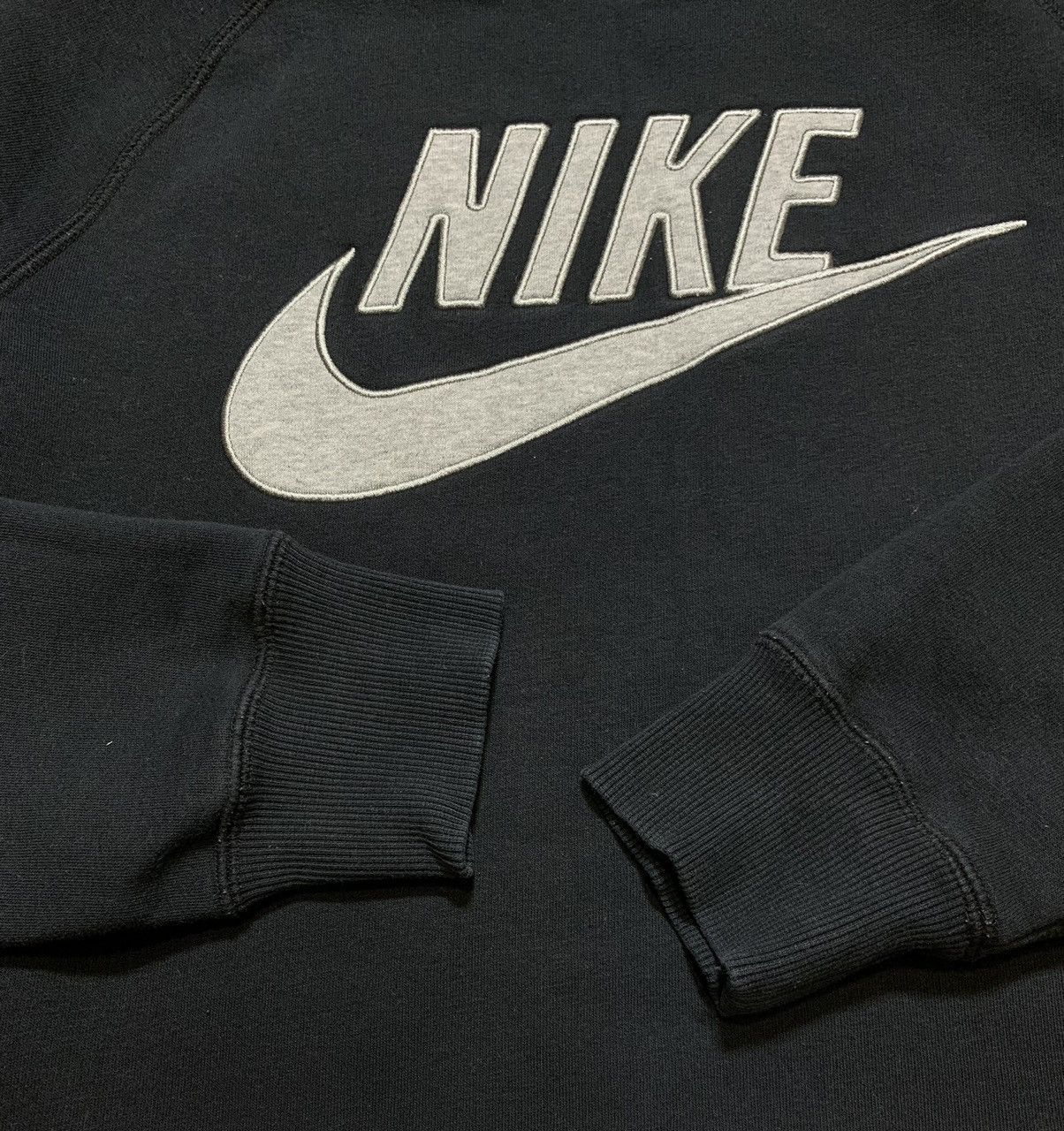 Nike Vintage Nike Big Logo Black Sweatshirt Size S Size US S / EU 44-46 / 1 - 4 Thumbnail
