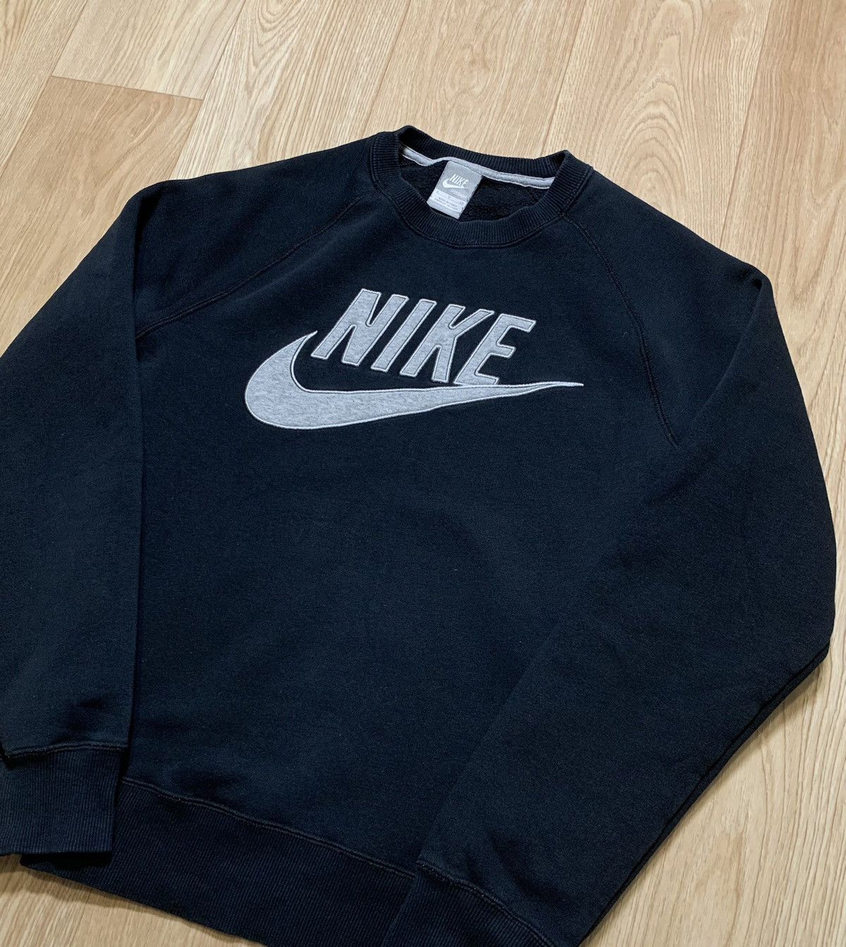 Nike Vintage Nike Big Logo Black Sweatshirt Size S Size US S / EU 44-46 / 1 - 2 Thumbnail