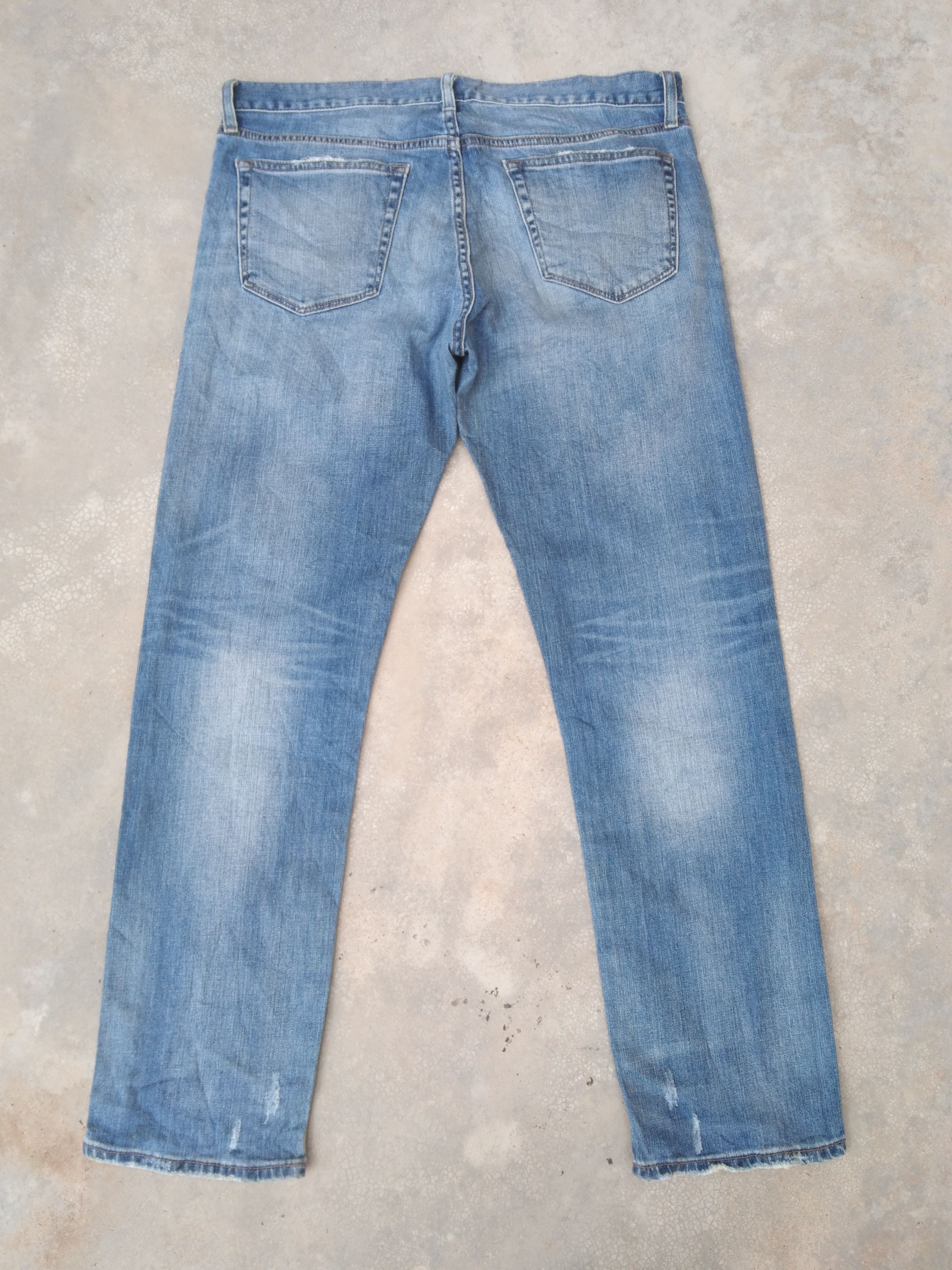 Japanese Brand Vintage Japanese Brand Uniqlo Distressed Jeans 34x30 Size US 34 / EU 50 - 2 Thumbnail