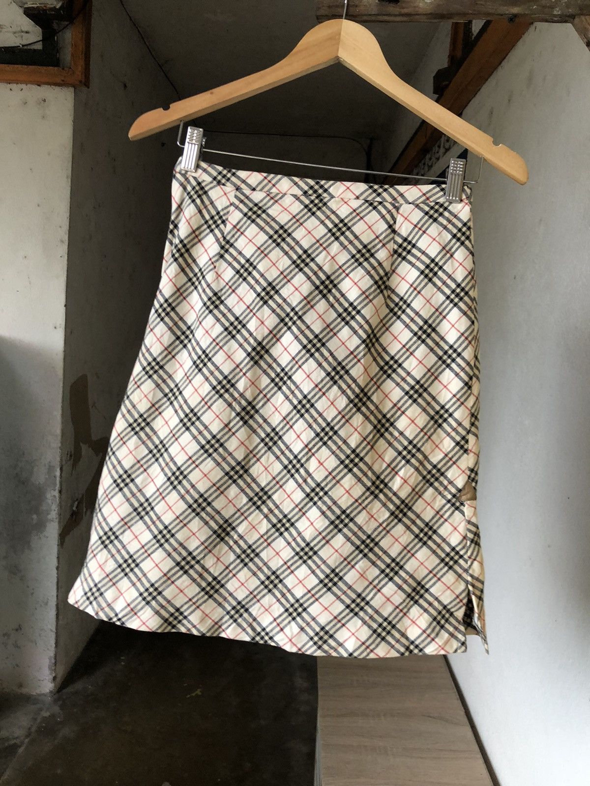 Burberry Vintage Burberry London Nova Check Mini Skrit Size 26" / US 2 / IT 38 - 4 Thumbnail