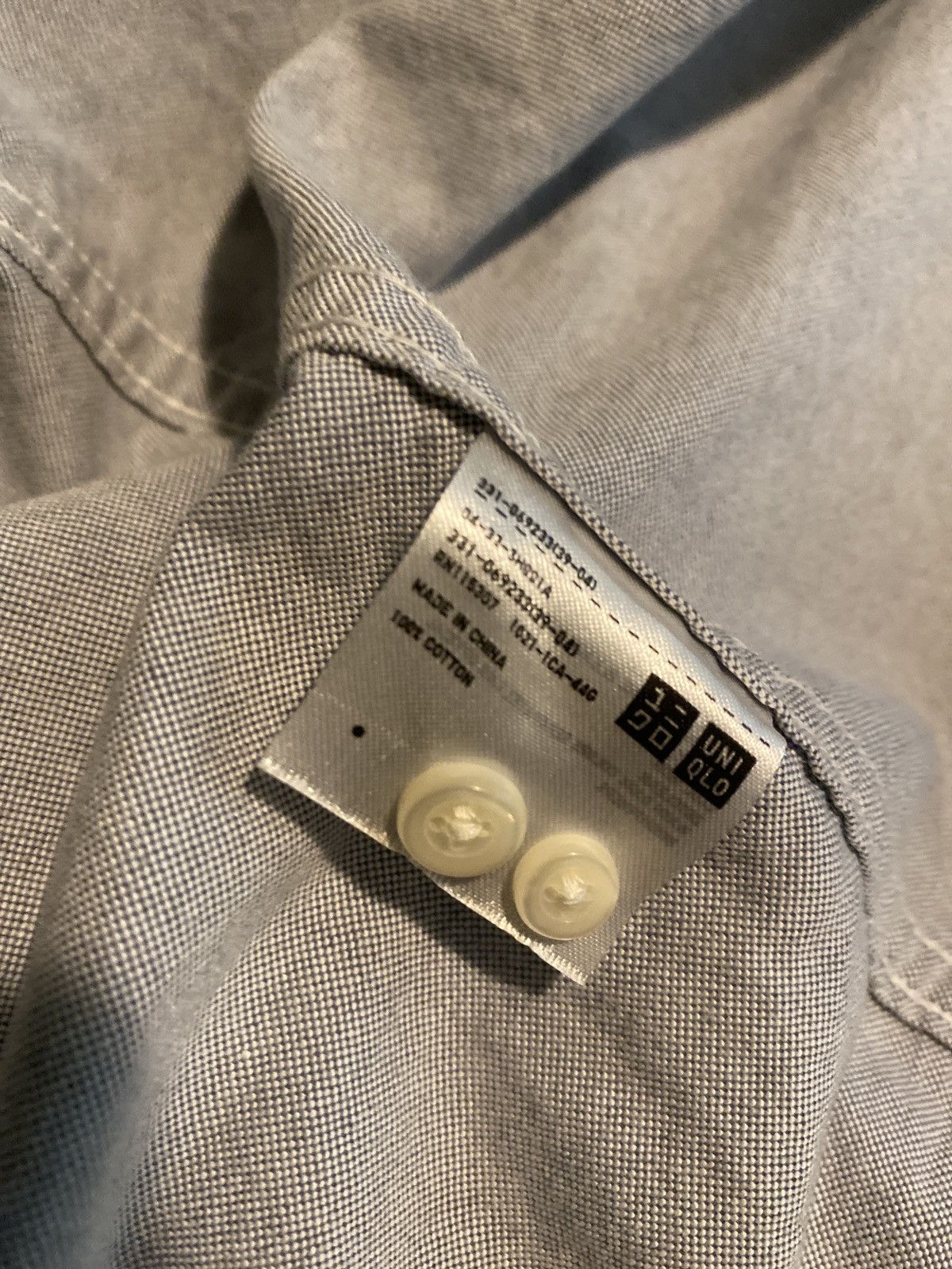 Uniqlo Uniqlo blue button-front cotton shirt (size: M) Size US M / EU 48-50 / 2 - 7 Thumbnail