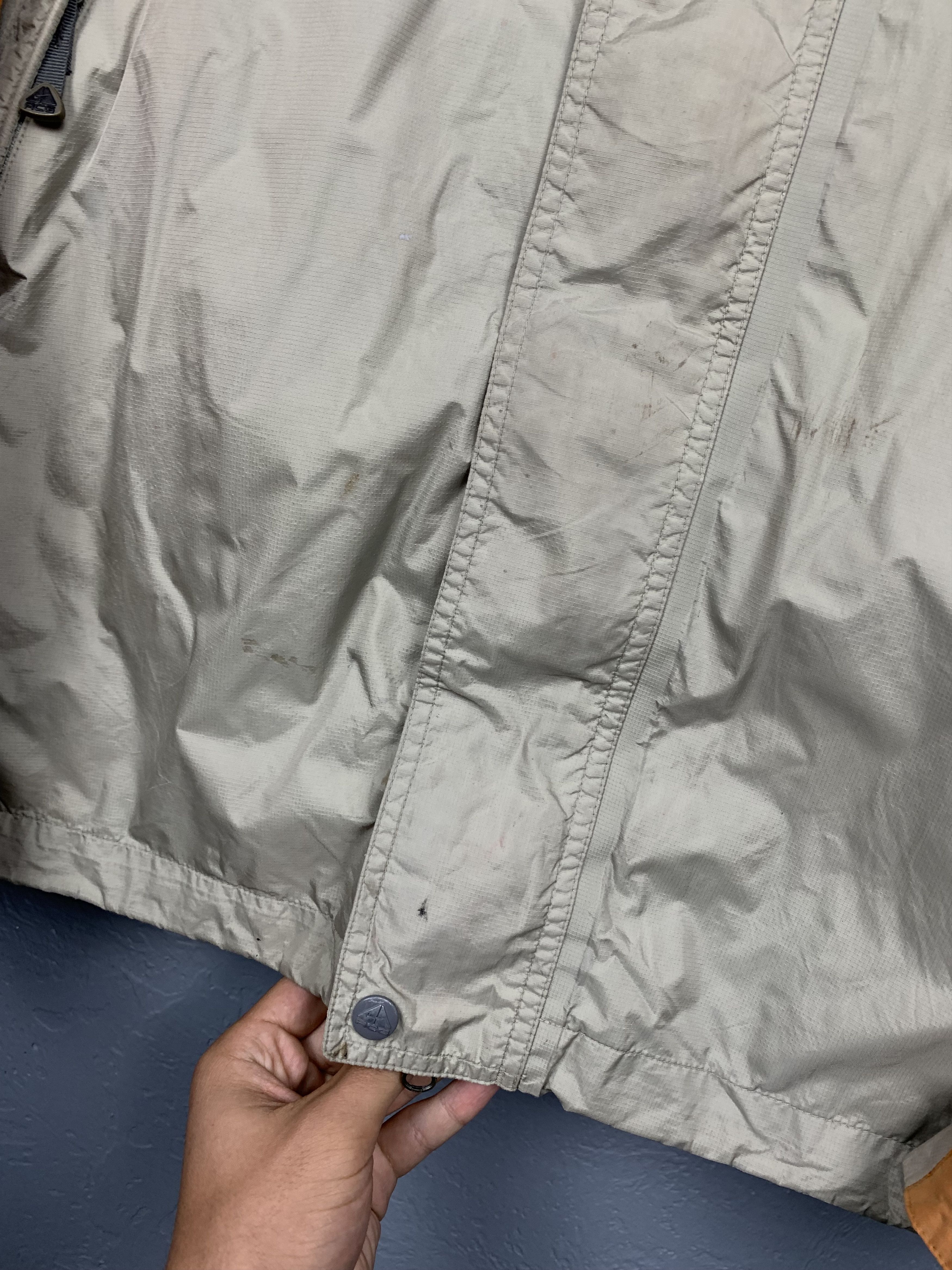 Nike ACG Nike ACG Vintage Faded Mens Jacket Size US M / EU 48-50 / 2 - 2 Thumbnail