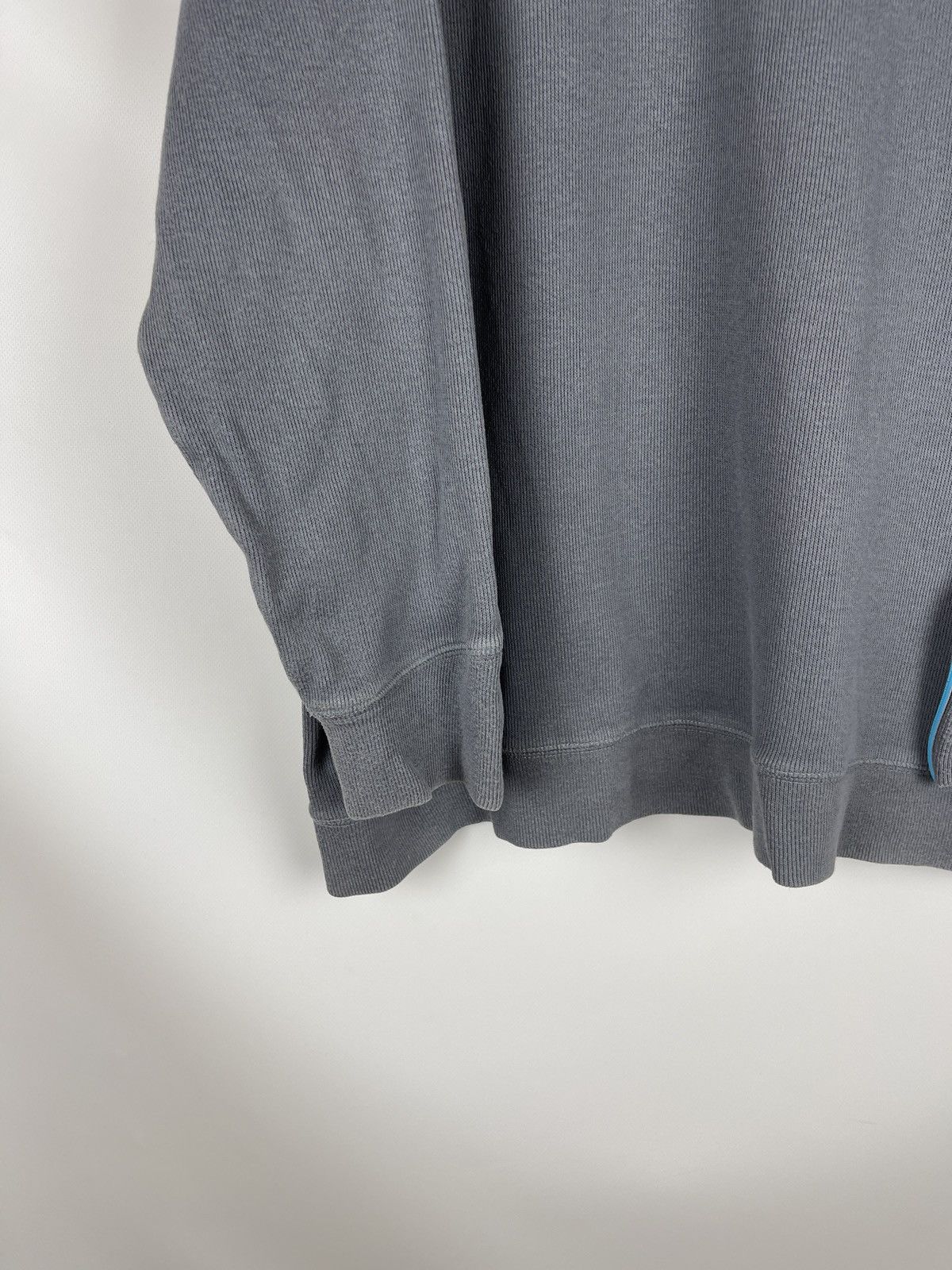 Nike × Vintage Nike vintage y2k grey small logo swoosh sweater sweatshirt Size US L / EU 52-54 / 3 - 6 Thumbnail