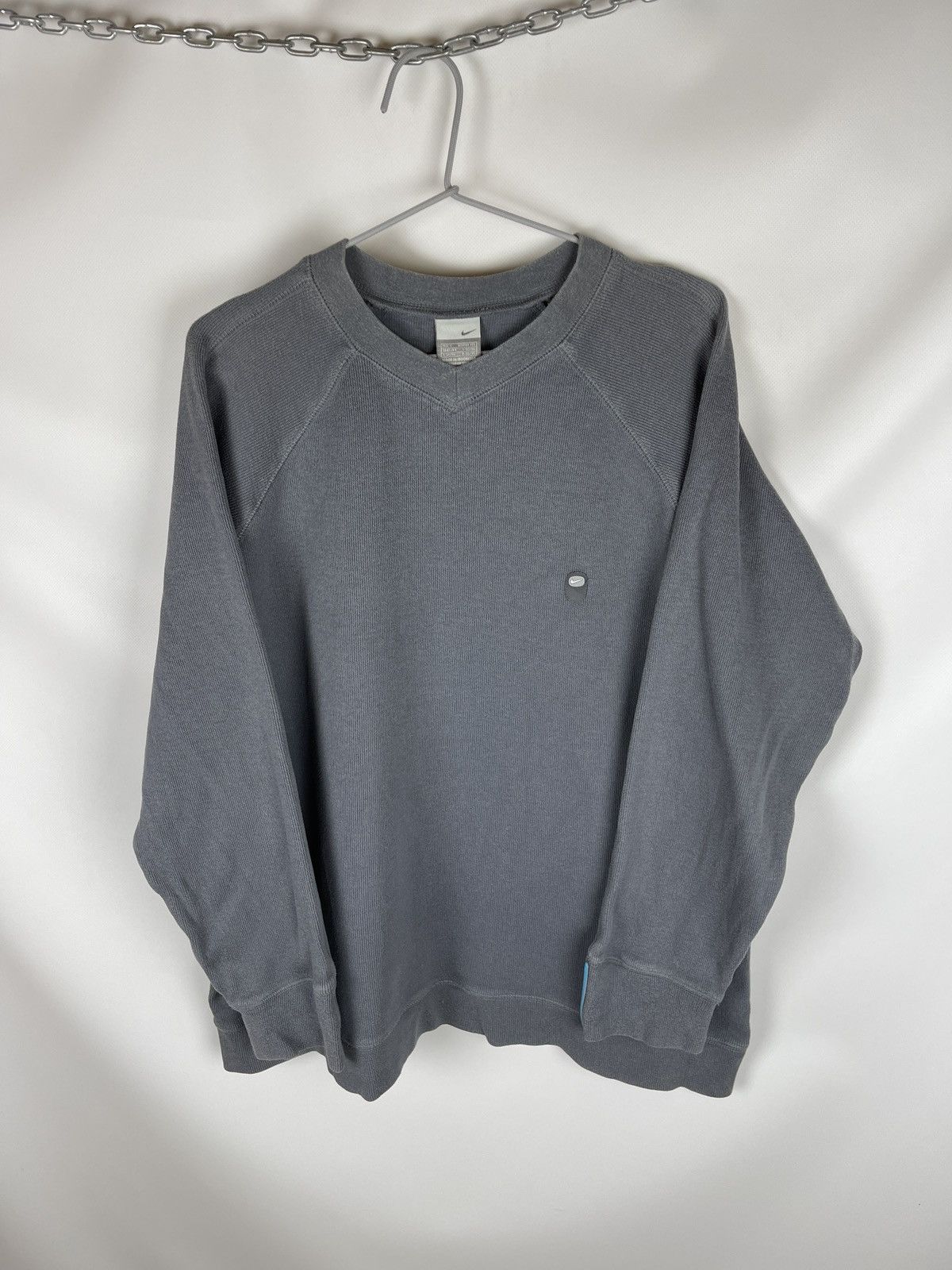 Nike × Vintage Nike vintage y2k grey small logo swoosh sweater sweatshirt Size US L / EU 52-54 / 3 - 1 Thumbnail