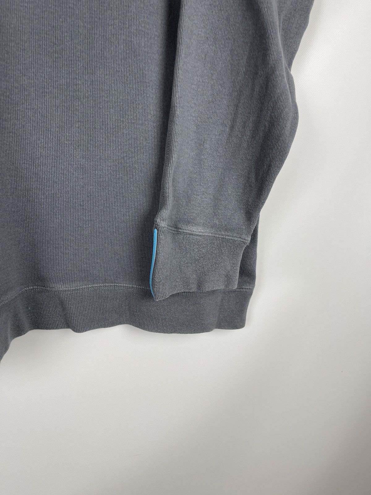 Nike × Vintage Nike vintage y2k grey small logo swoosh sweater sweatshirt Size US L / EU 52-54 / 3 - 5 Thumbnail