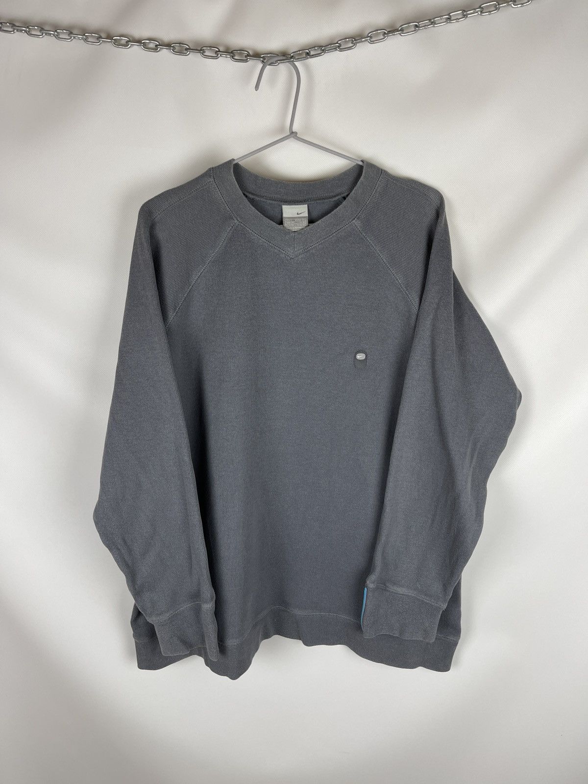Nike × Vintage Nike vintage y2k grey small logo swoosh sweater sweatshirt Size US L / EU 52-54 / 3 - 2 Thumbnail