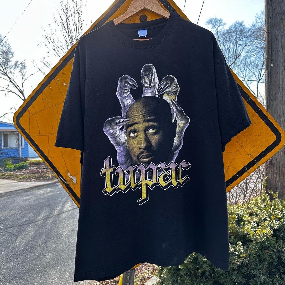 Very Rare Vintage 90s Tupac Scorpion Hand Rap Tee