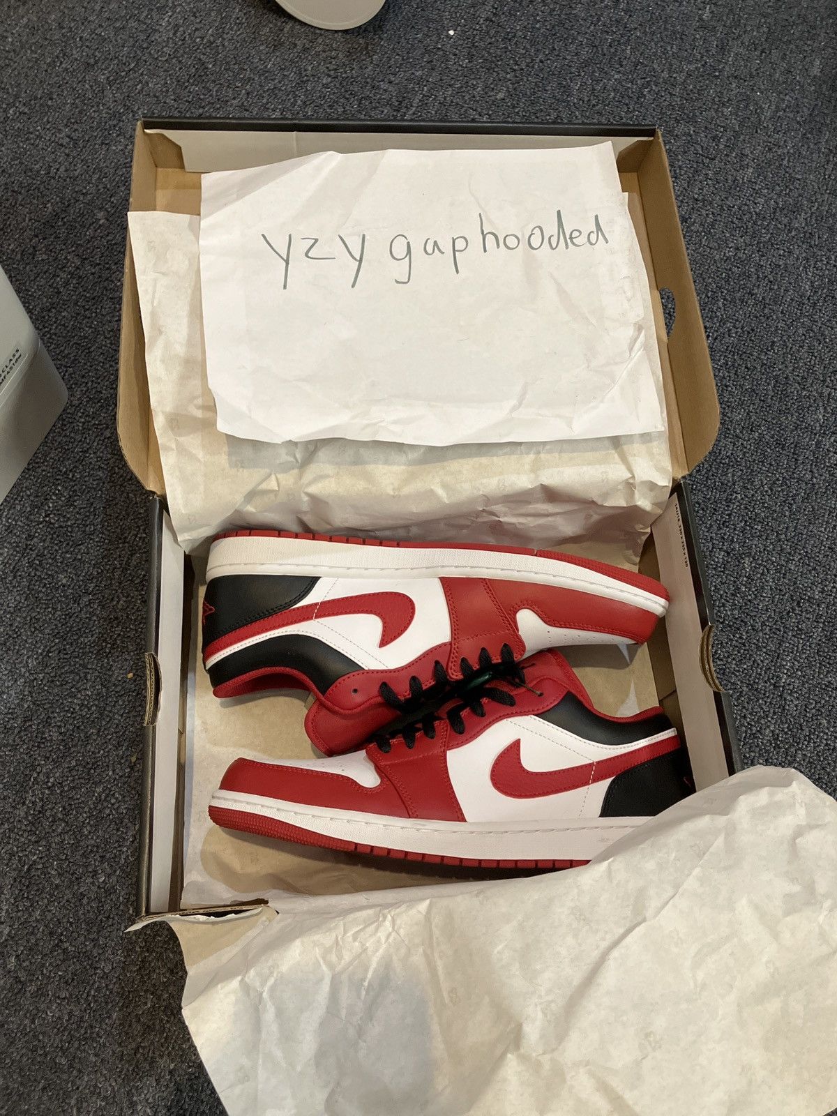 Jordan 1 Low Bulls