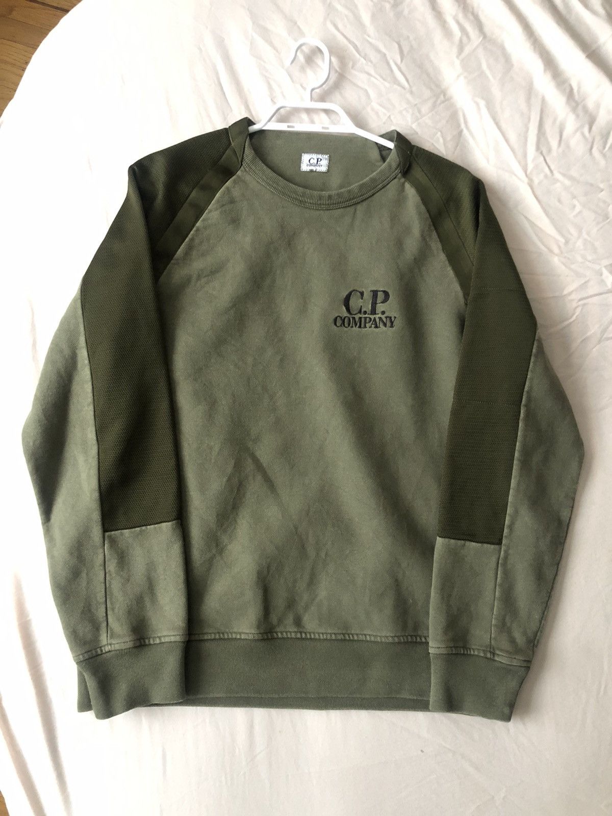 C.P. Company Olive Green Logo Crewneck with Sleeve Pockets Size US M / EU 48-50 / 2 - 1 Thumbnail