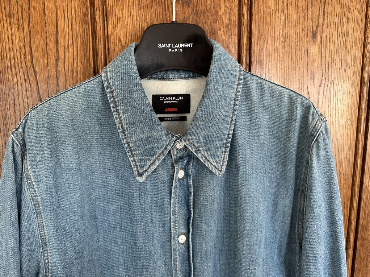 Calvin Klein 205W39NYC FW19 Calvin Klein 205W39NYC Jaws denim shirt Raf Simon’s Size US M / EU 48-50 / 2 - 17 Thumbnail
