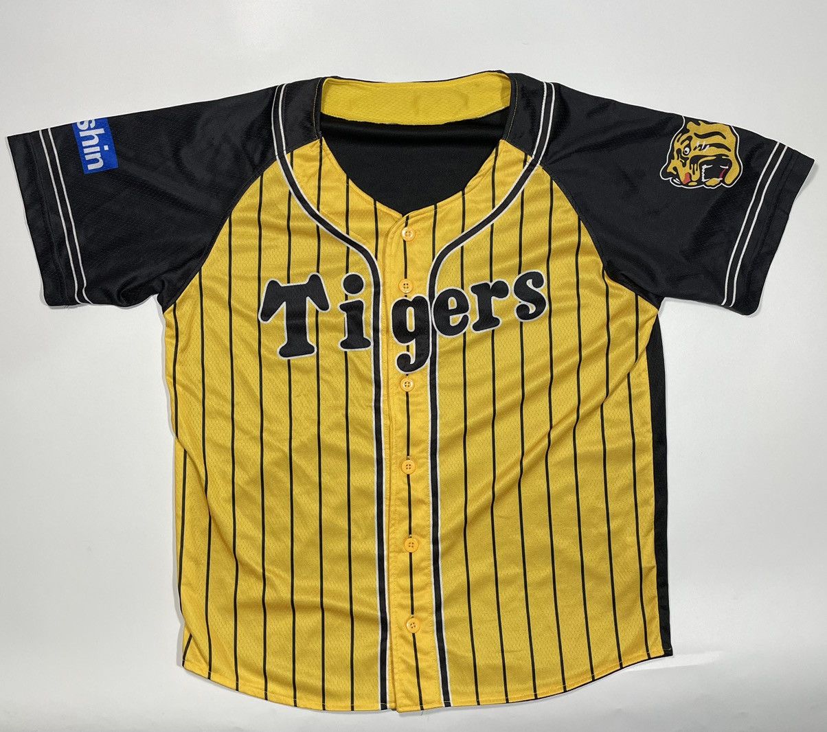 Japanese Brand × Vintage Vintage Mizuno The Hanshin Tigers Japan baseball sport champ Size US M / EU 48-50 / 2 - 1 Thumbnail