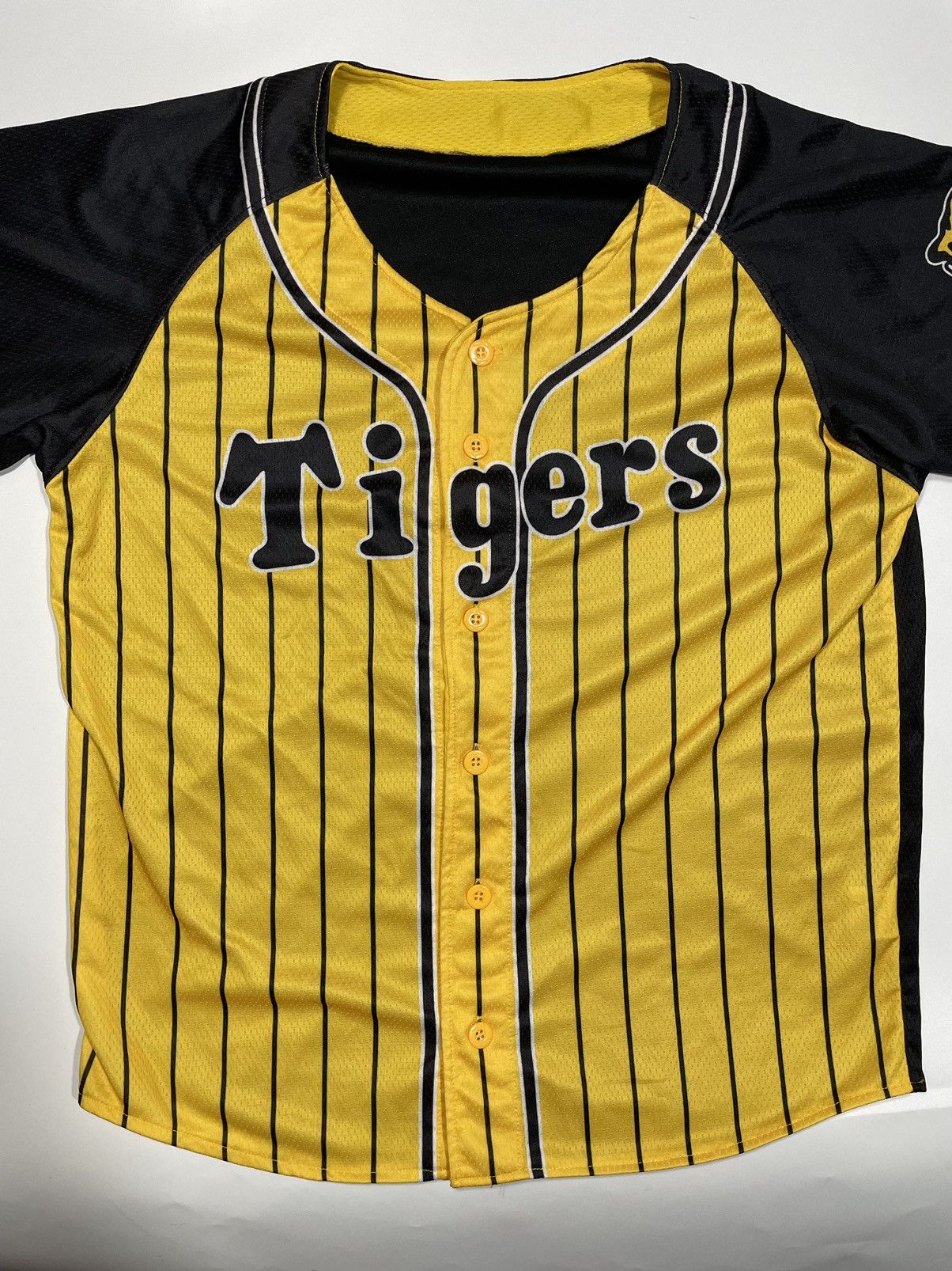 Japanese Brand × Vintage Vintage Mizuno The Hanshin Tigers Japan baseball sport champ Size US M / EU 48-50 / 2 - 2 Thumbnail