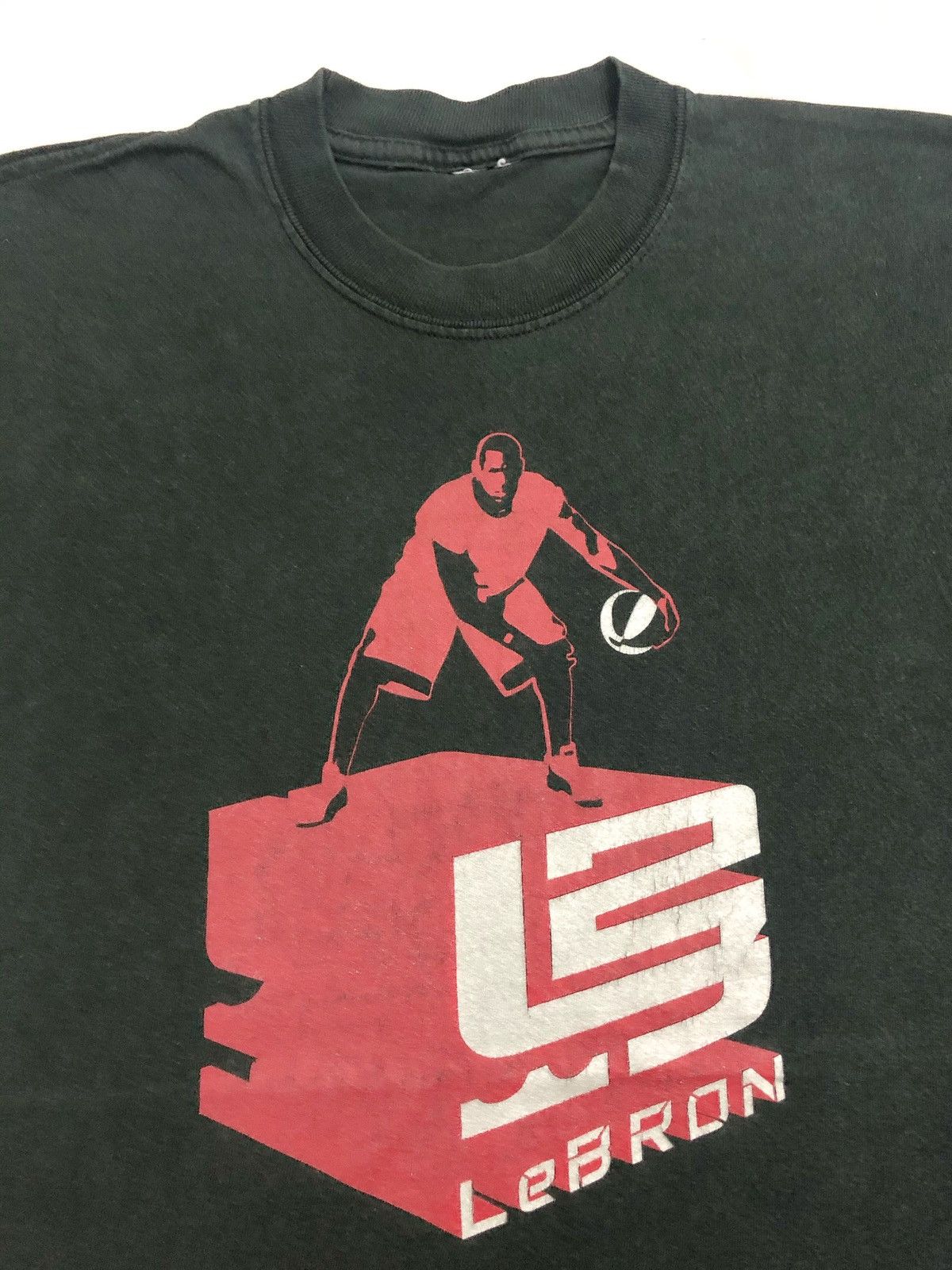 Vintage 00's Lebron Air Zoom 1st Generation tee Size US L / EU 52-54 / 3 - 4 Thumbnail